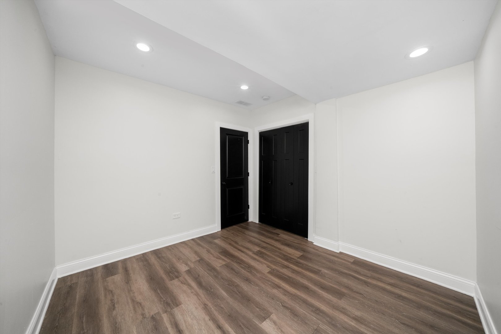 6604 S Langley Avenue