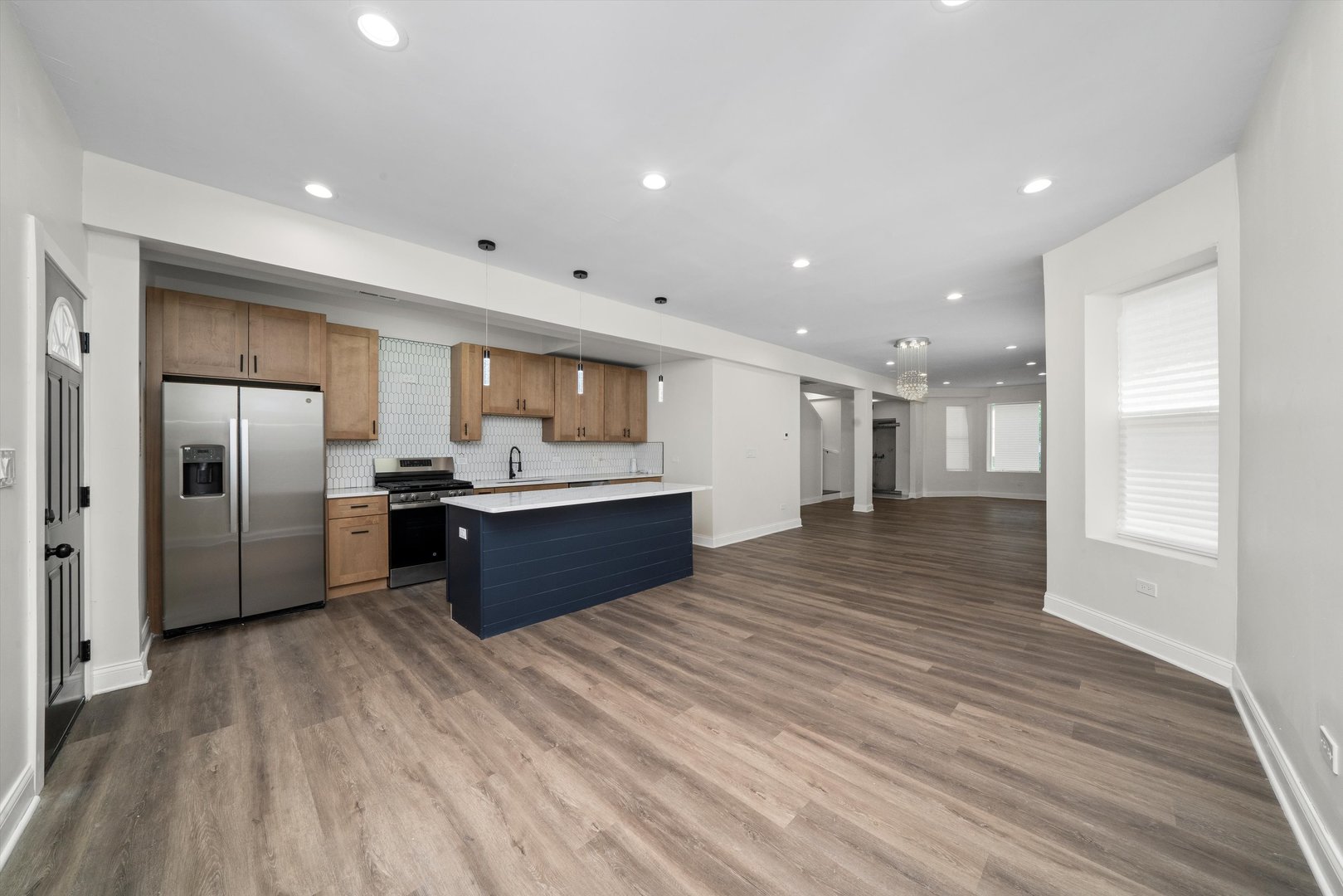 6604 S Langley Avenue