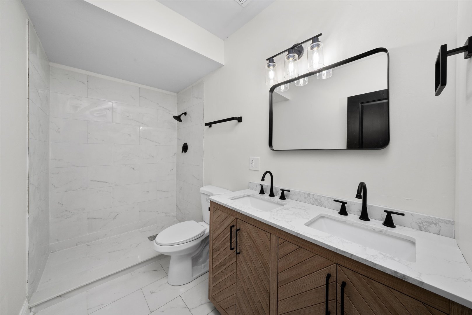 6604 S Langley Avenue