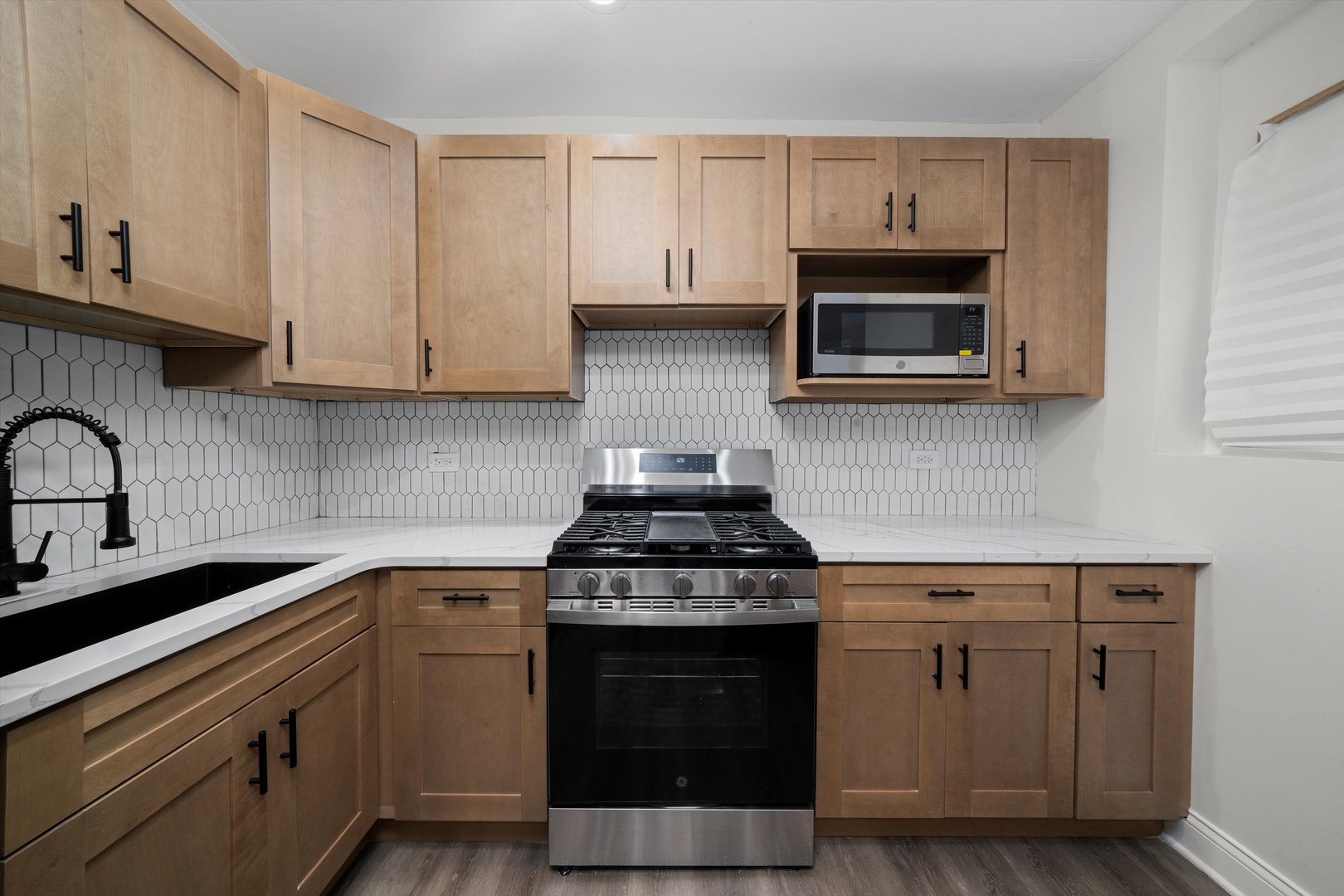 6604 S Langley Avenue