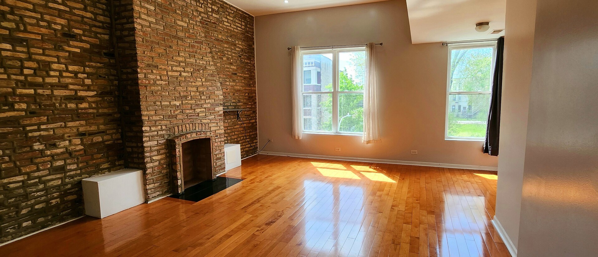 4609 S Vincennes Avenue Unit: 2