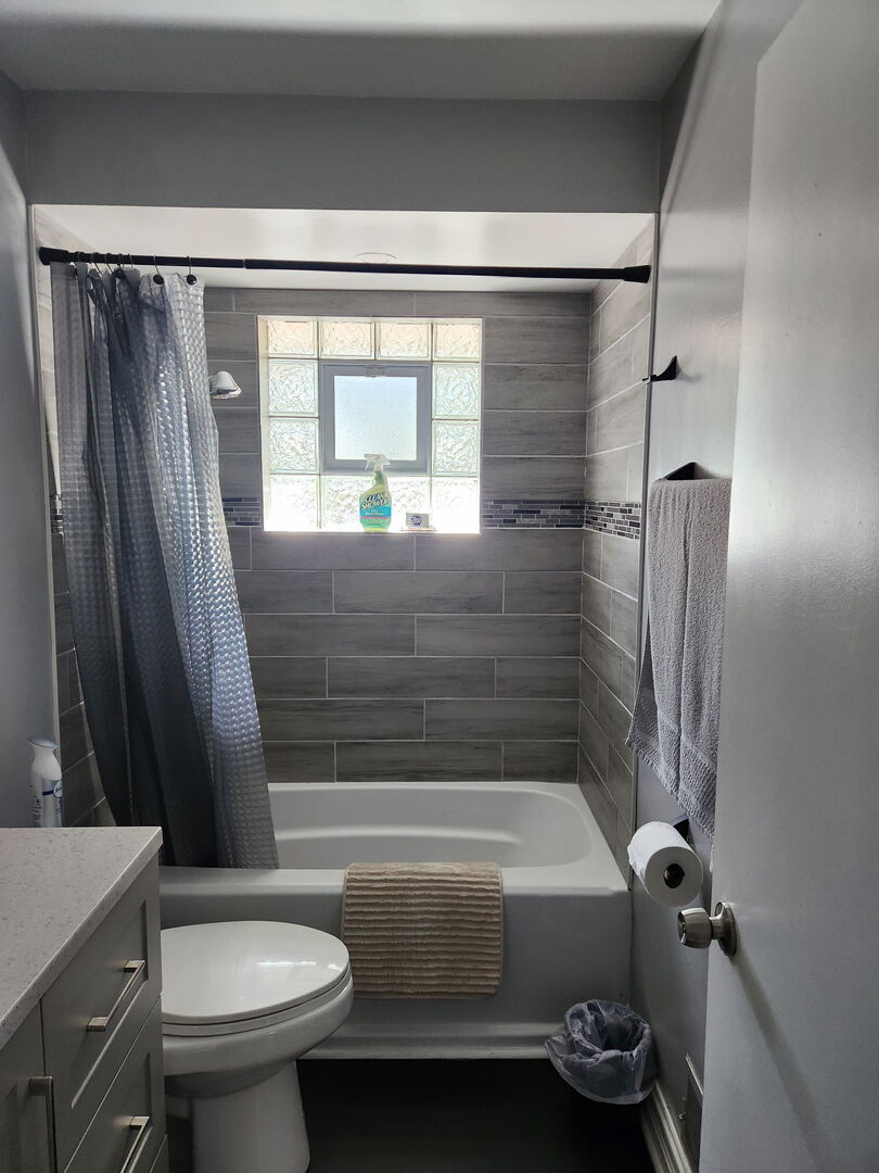 368 Luella Avenue Unit: 2