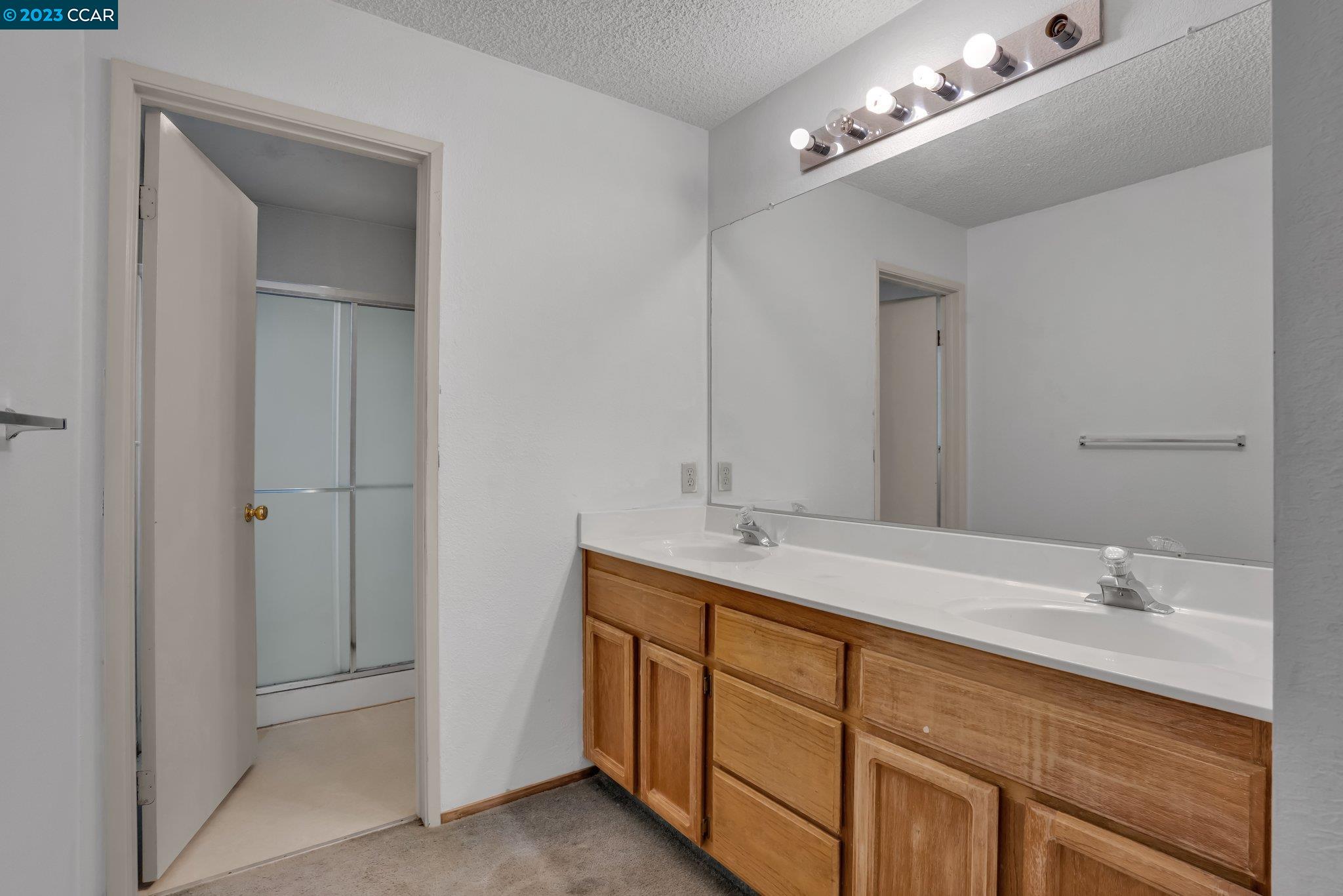 486 Skyharbour Ln