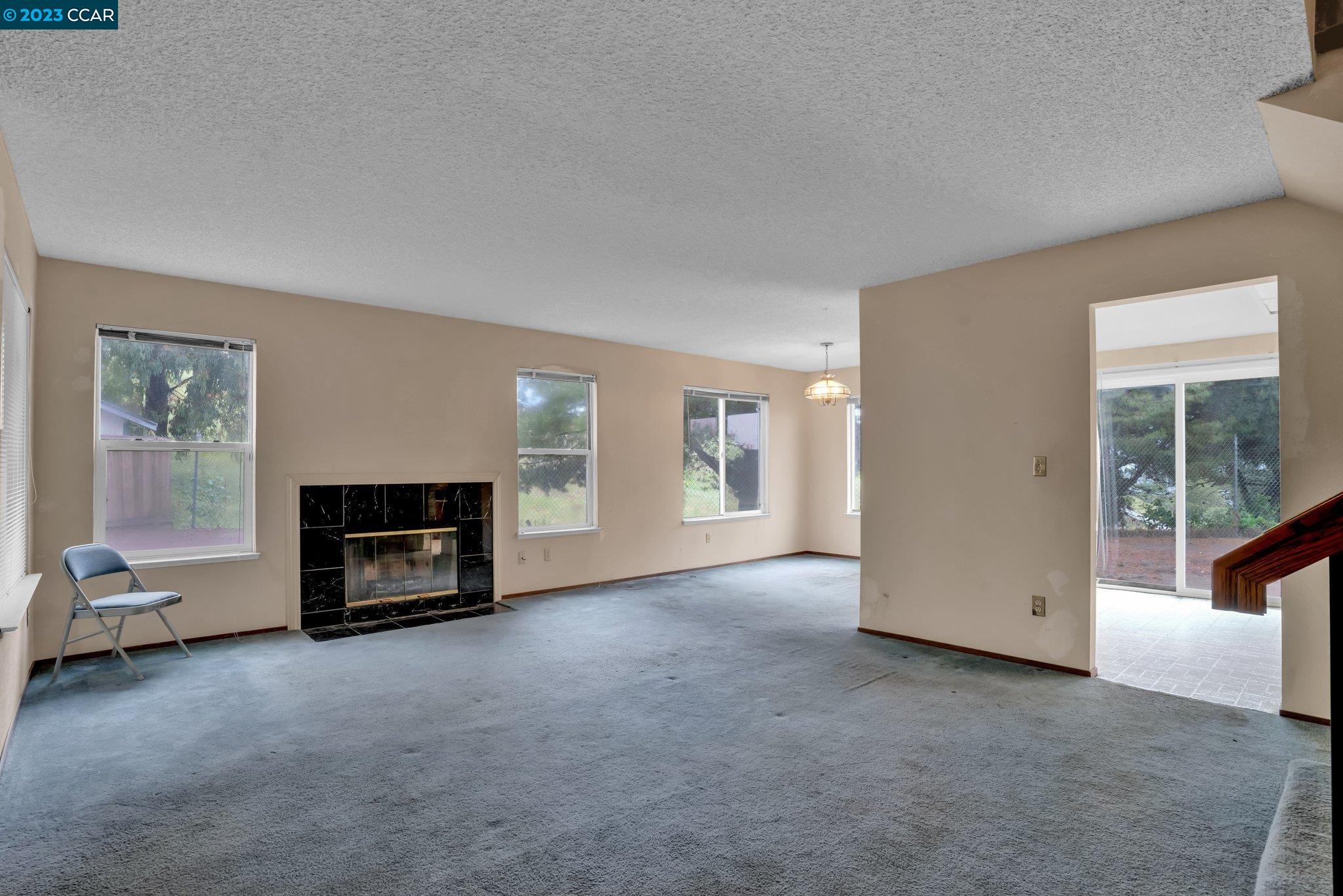 486 Skyharbour Ln