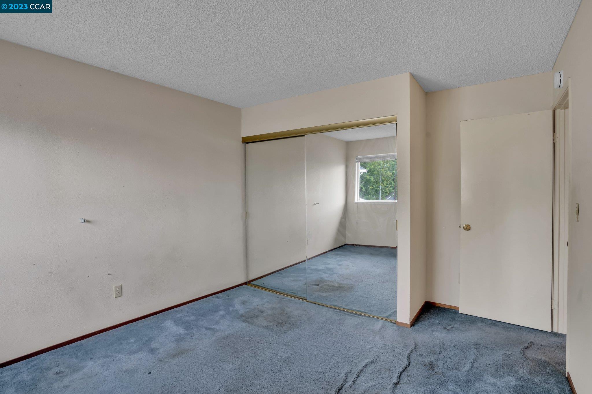 486 Skyharbour Ln