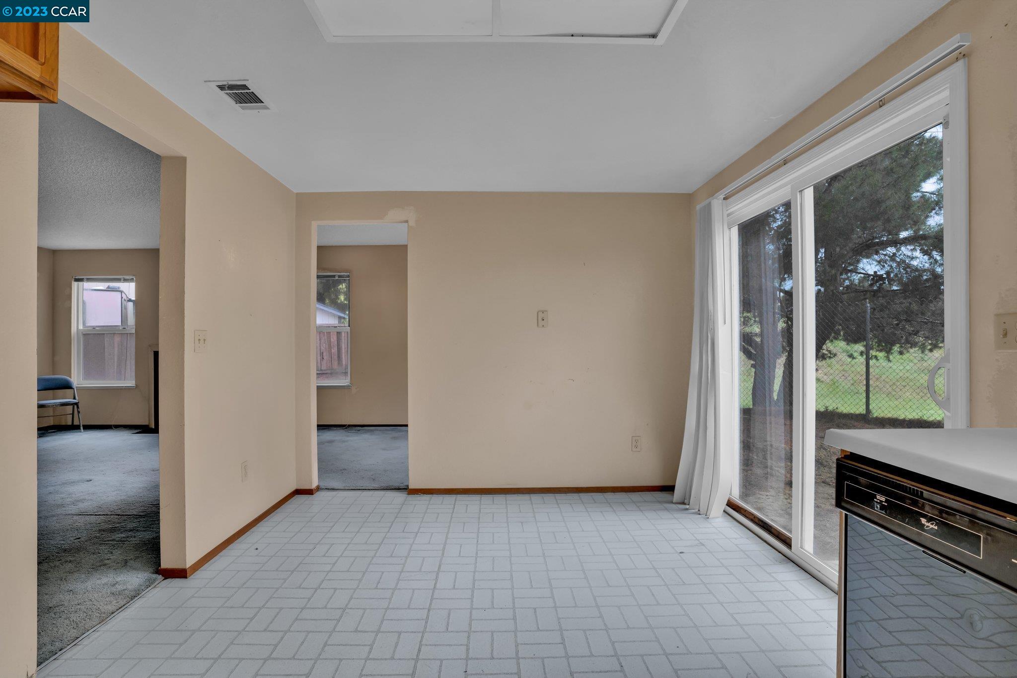 486 Skyharbour Ln