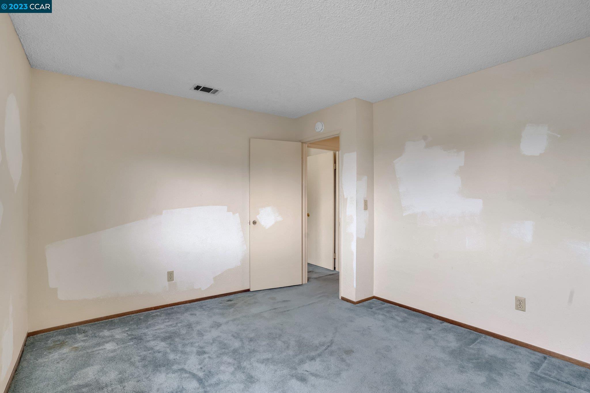 486 Skyharbour Ln