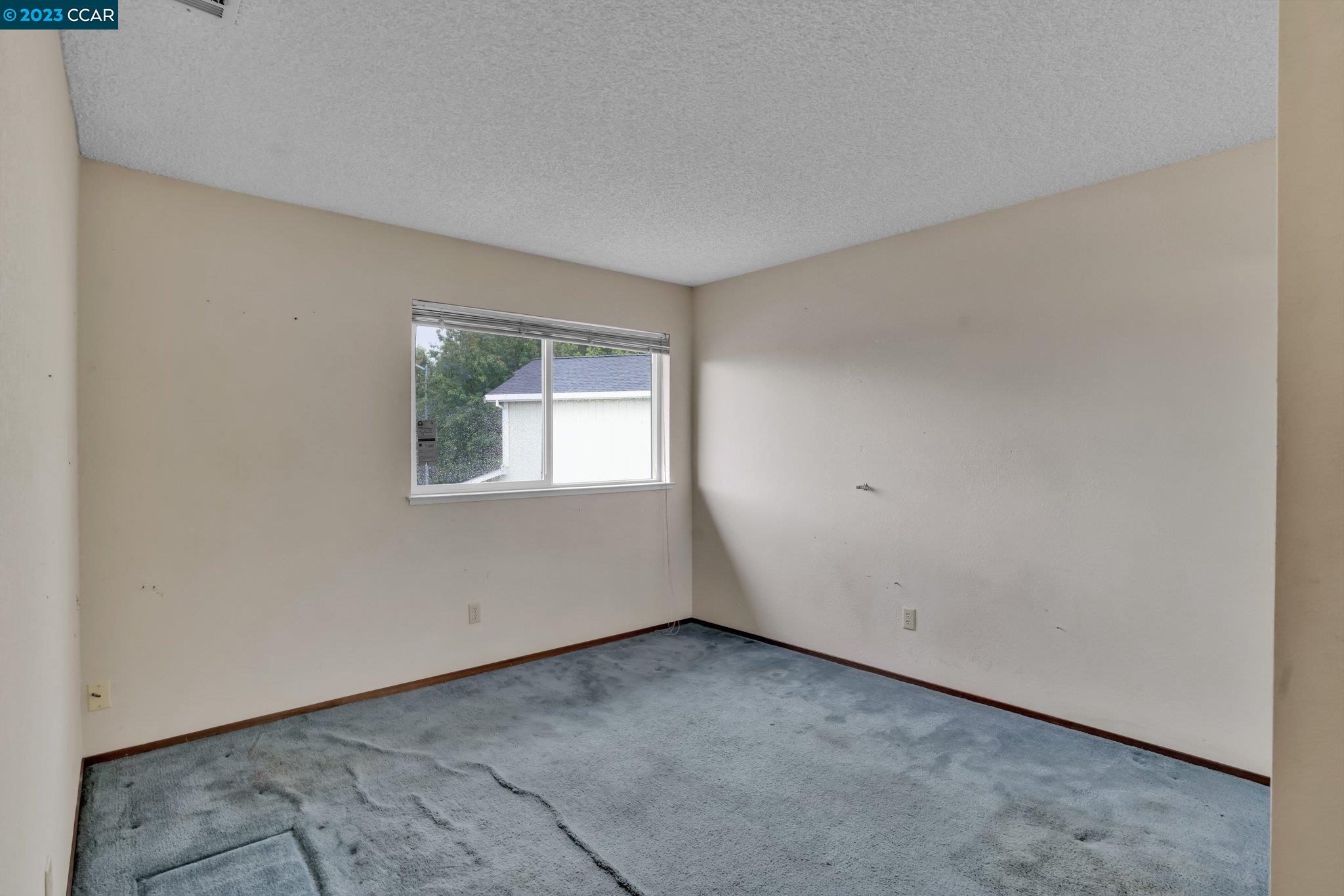 486 Skyharbour Ln