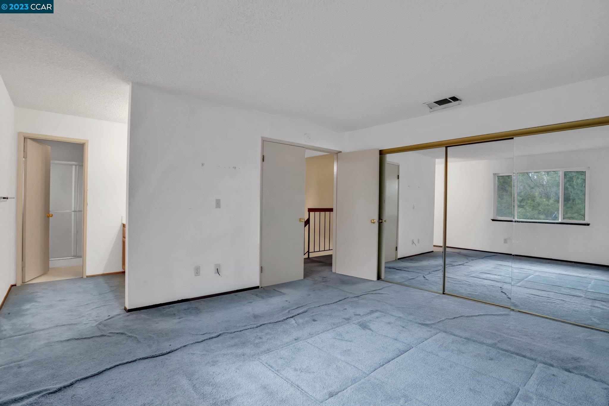 486 Skyharbour Ln
