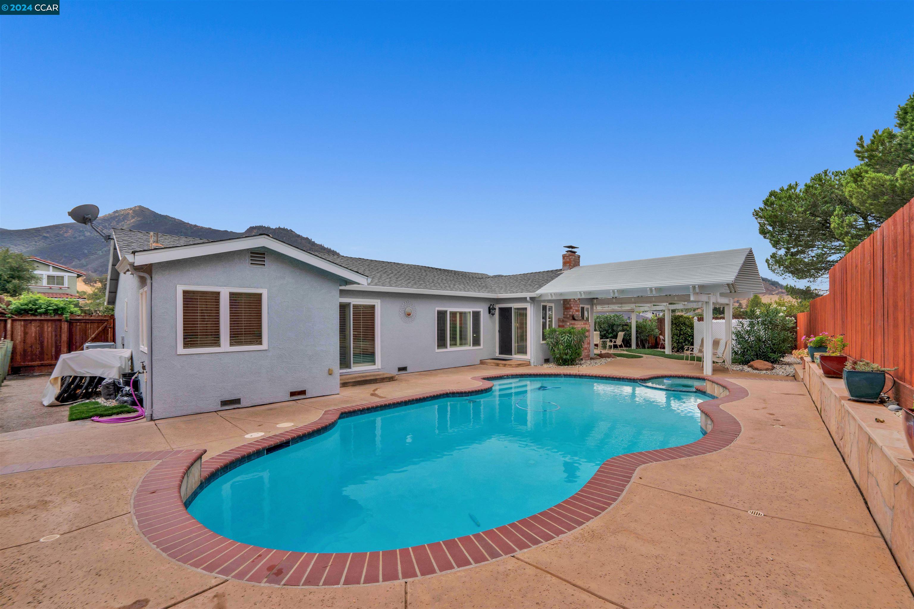 151 Regency Dr