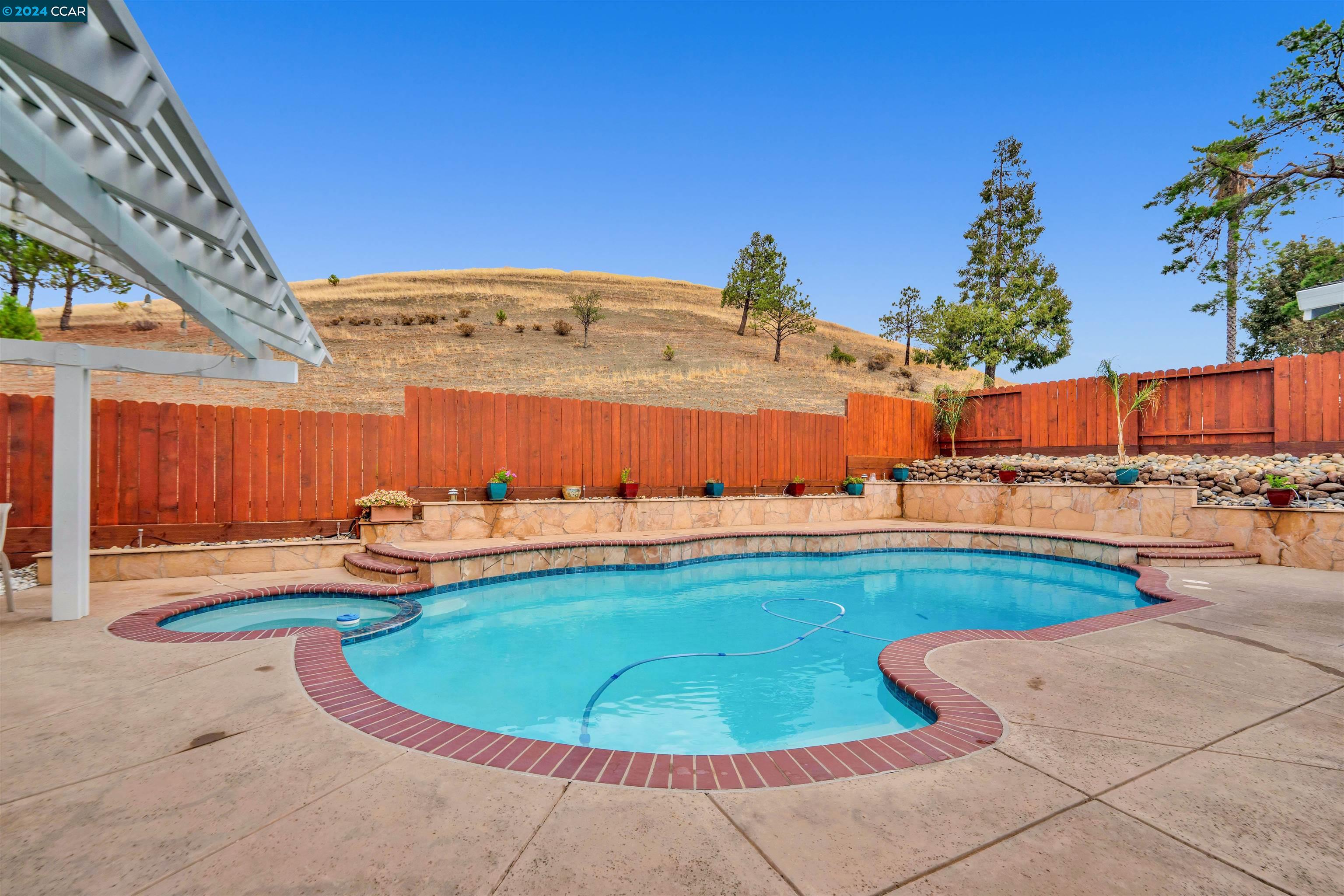 151 Regency Dr
