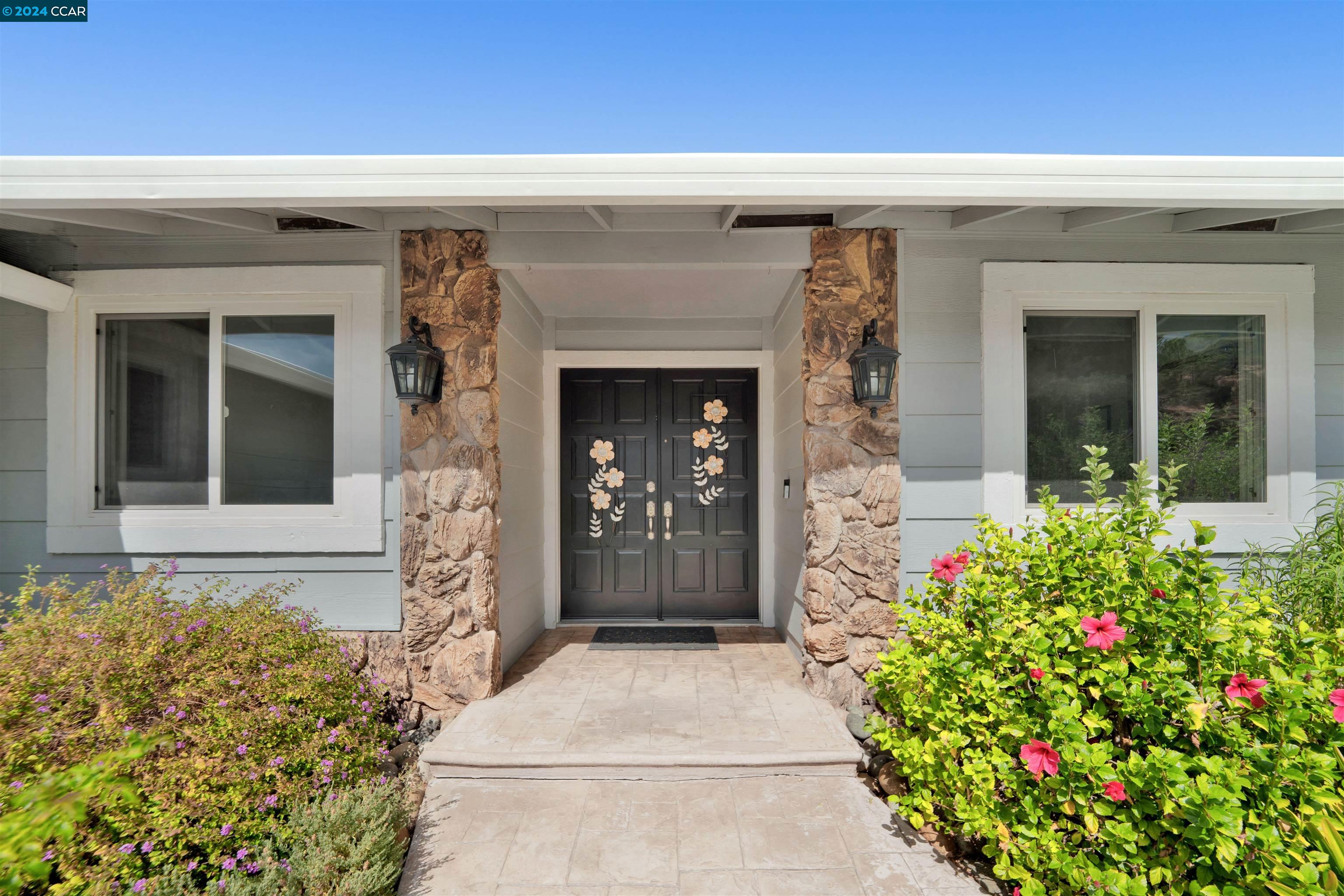 151 Regency Dr