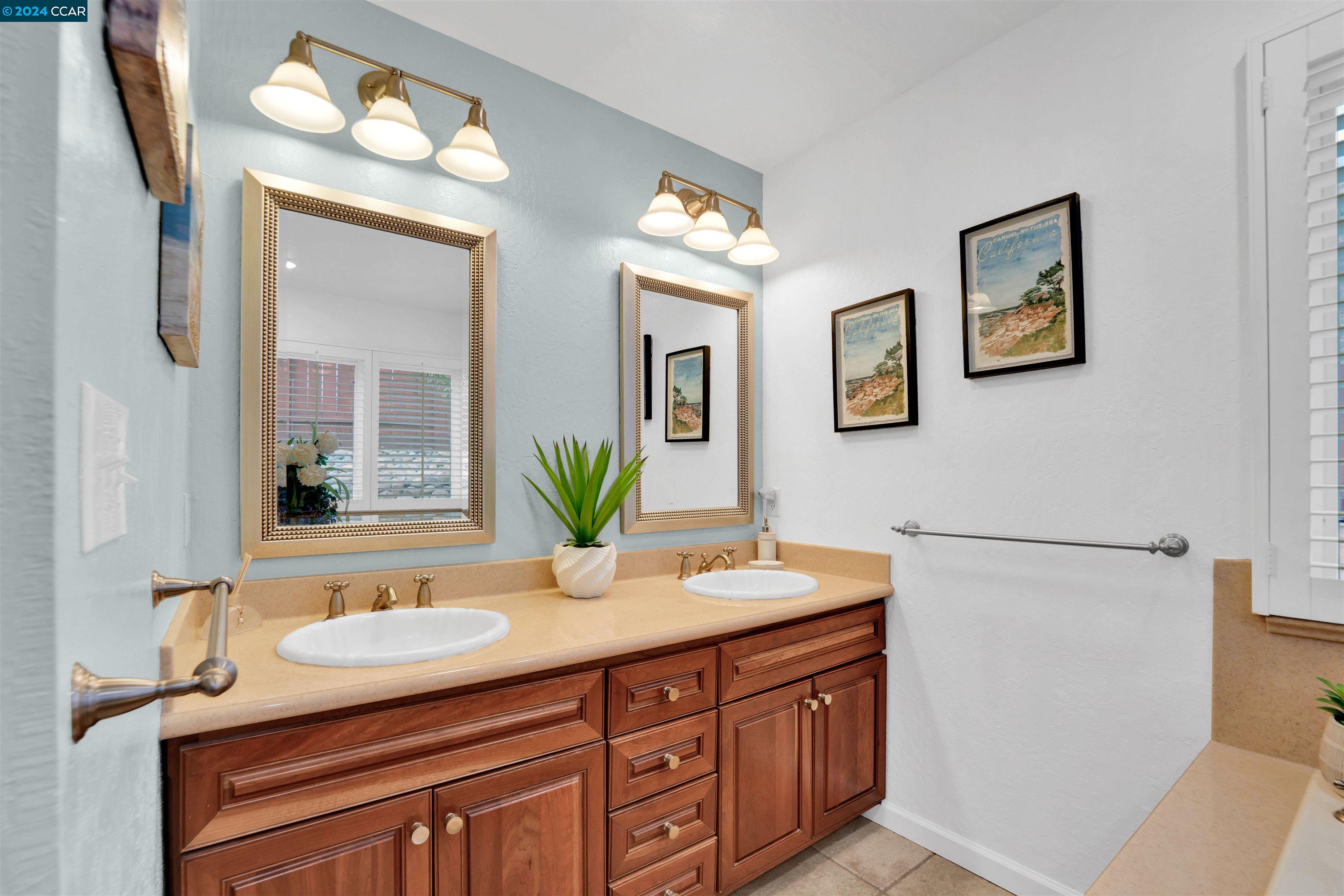 151 Regency Dr