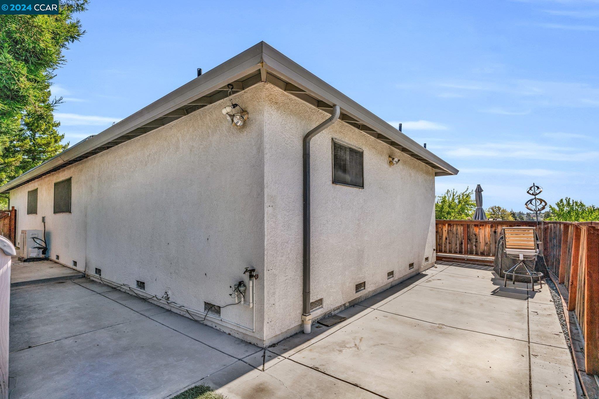 100 Fleetwood Dr