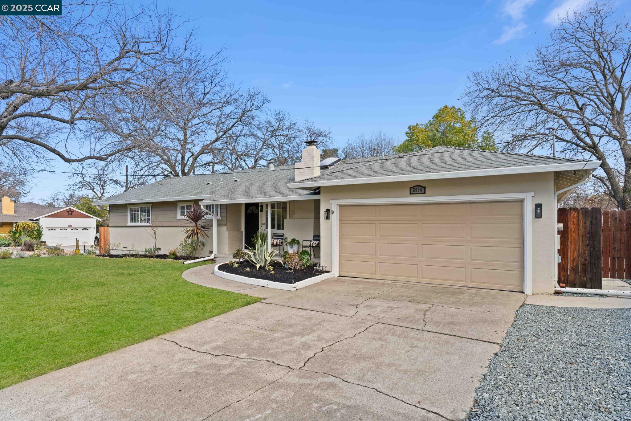 2994 Hillsdale Dr