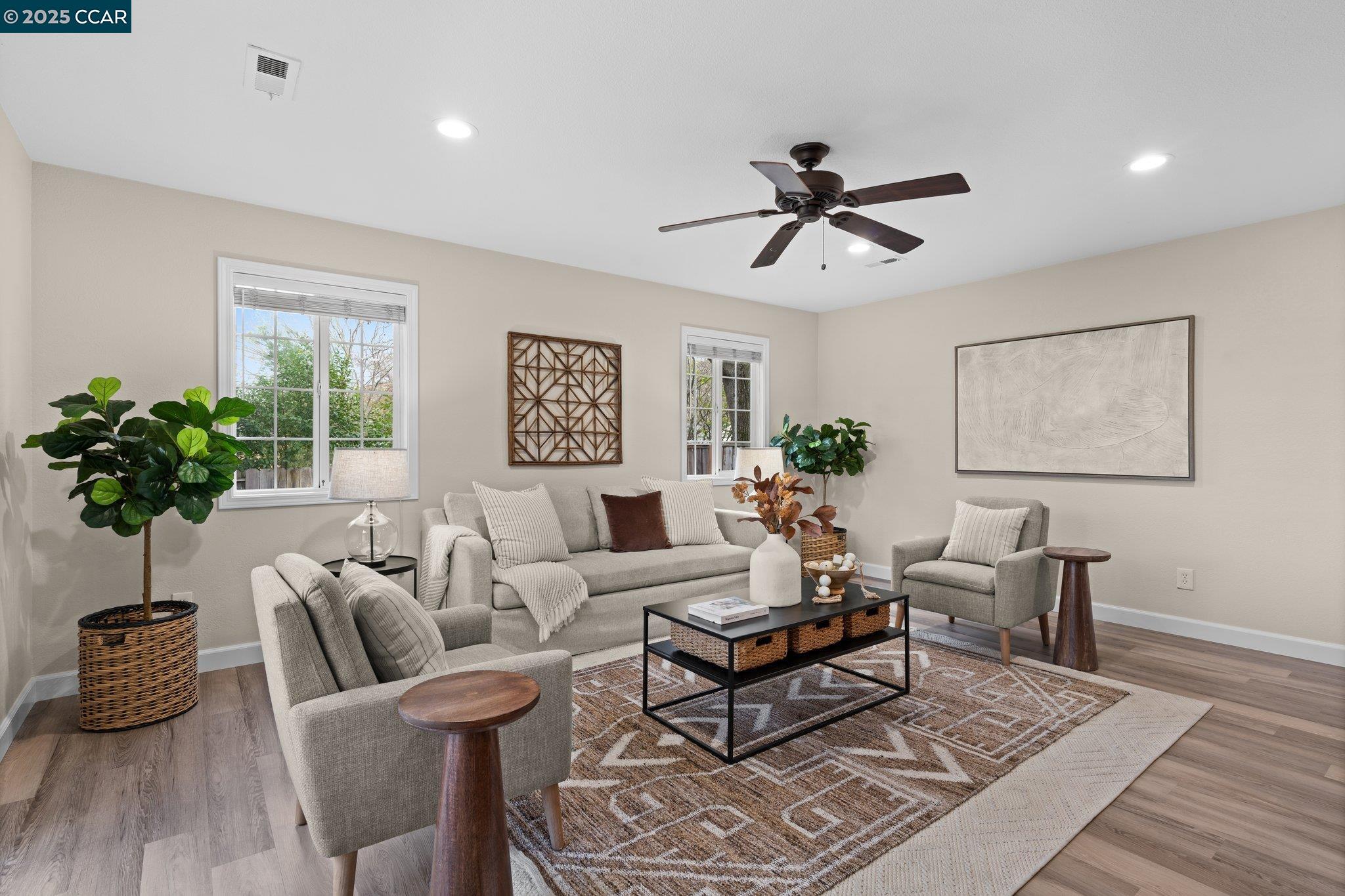 2994 Hillsdale Dr