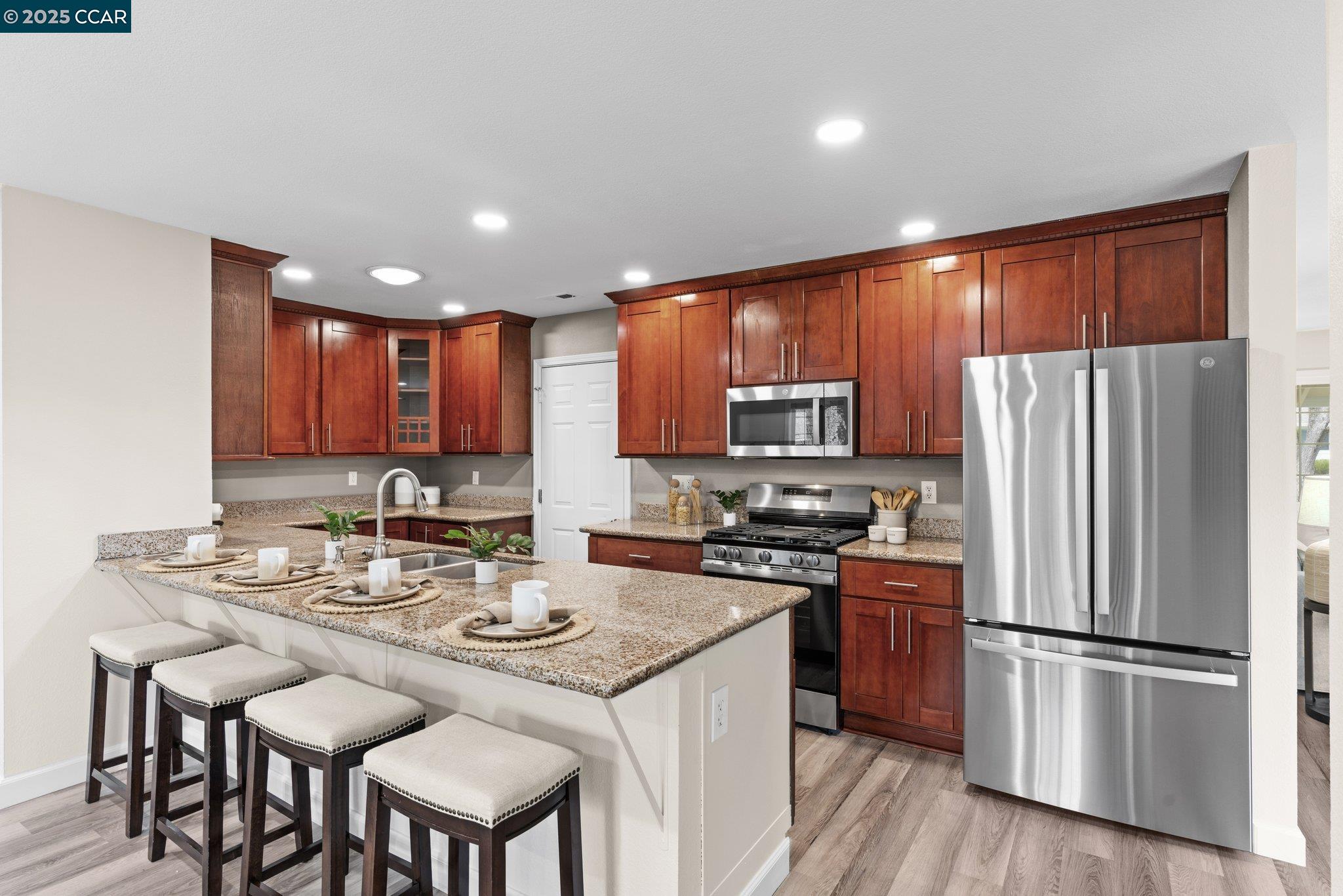2994 Hillsdale Dr