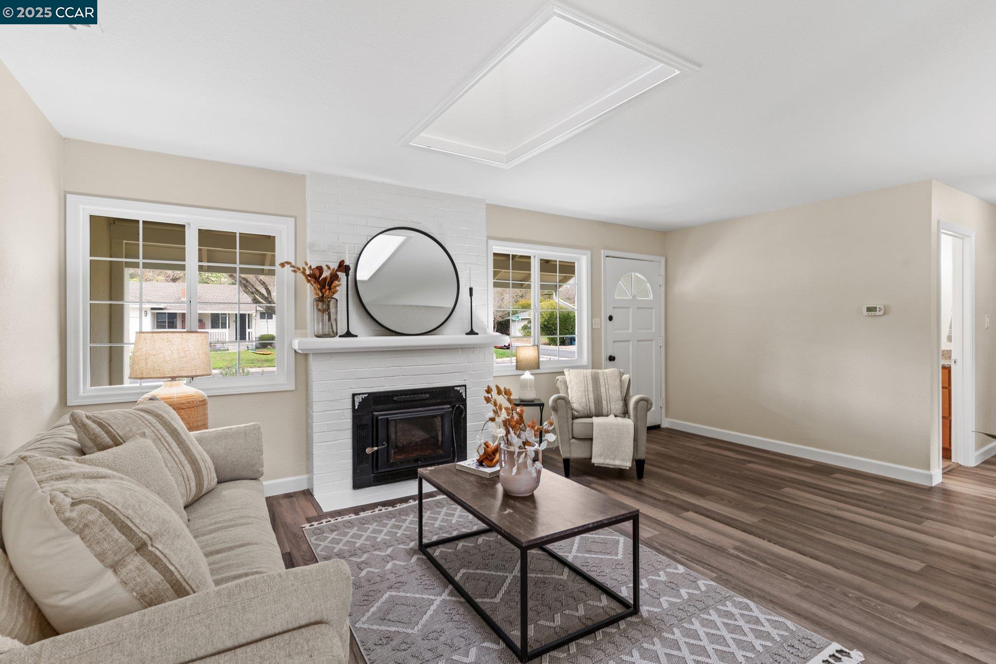 2994 Hillsdale Dr