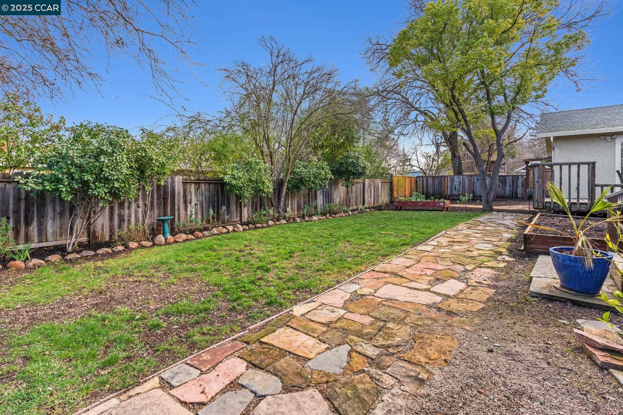 2994 Hillsdale Dr