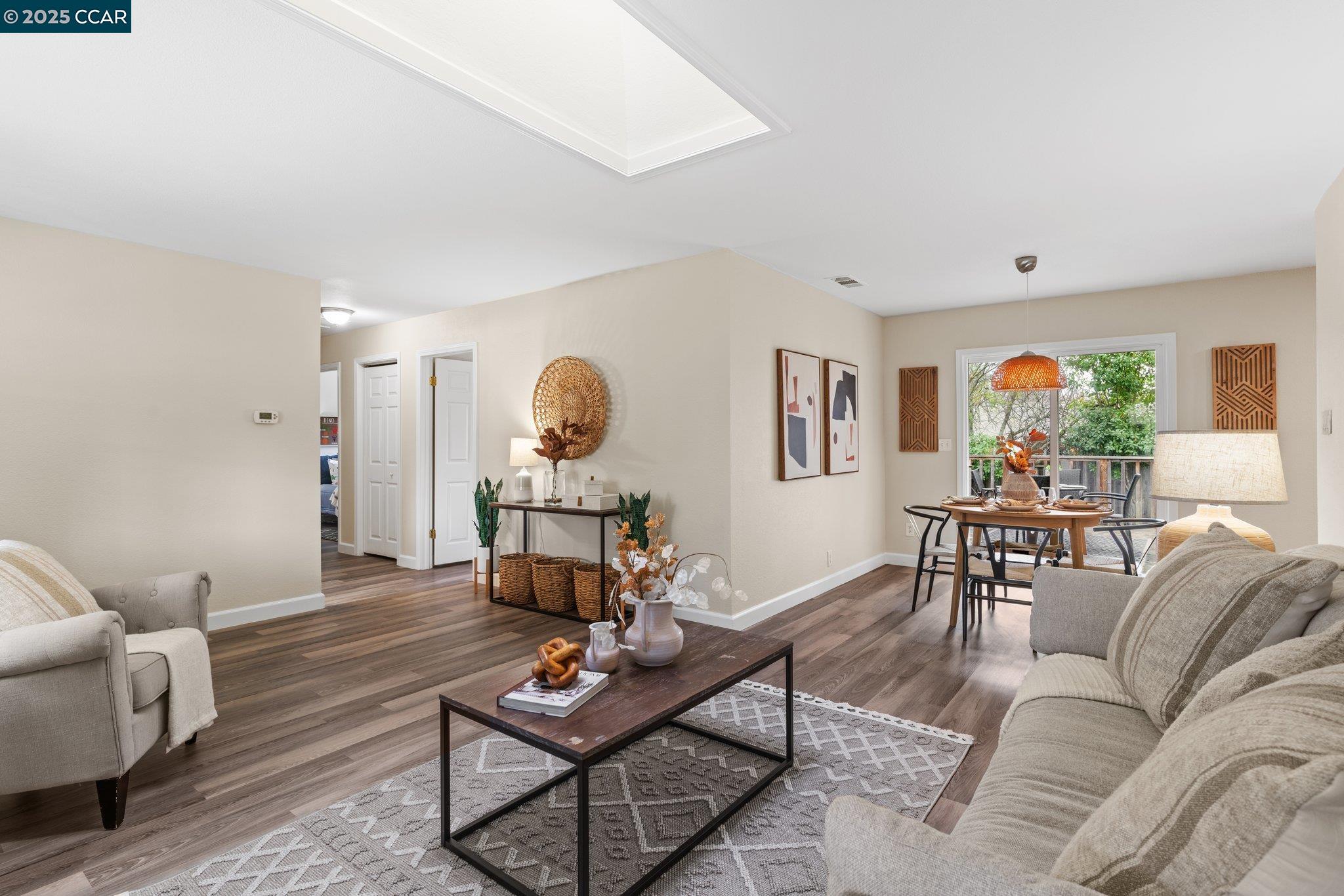 2994 Hillsdale Dr