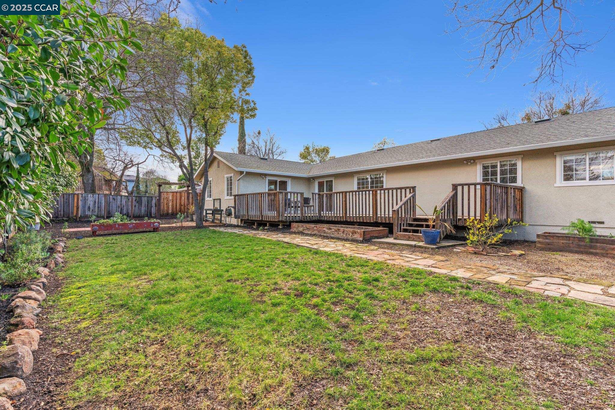 2994 Hillsdale Dr