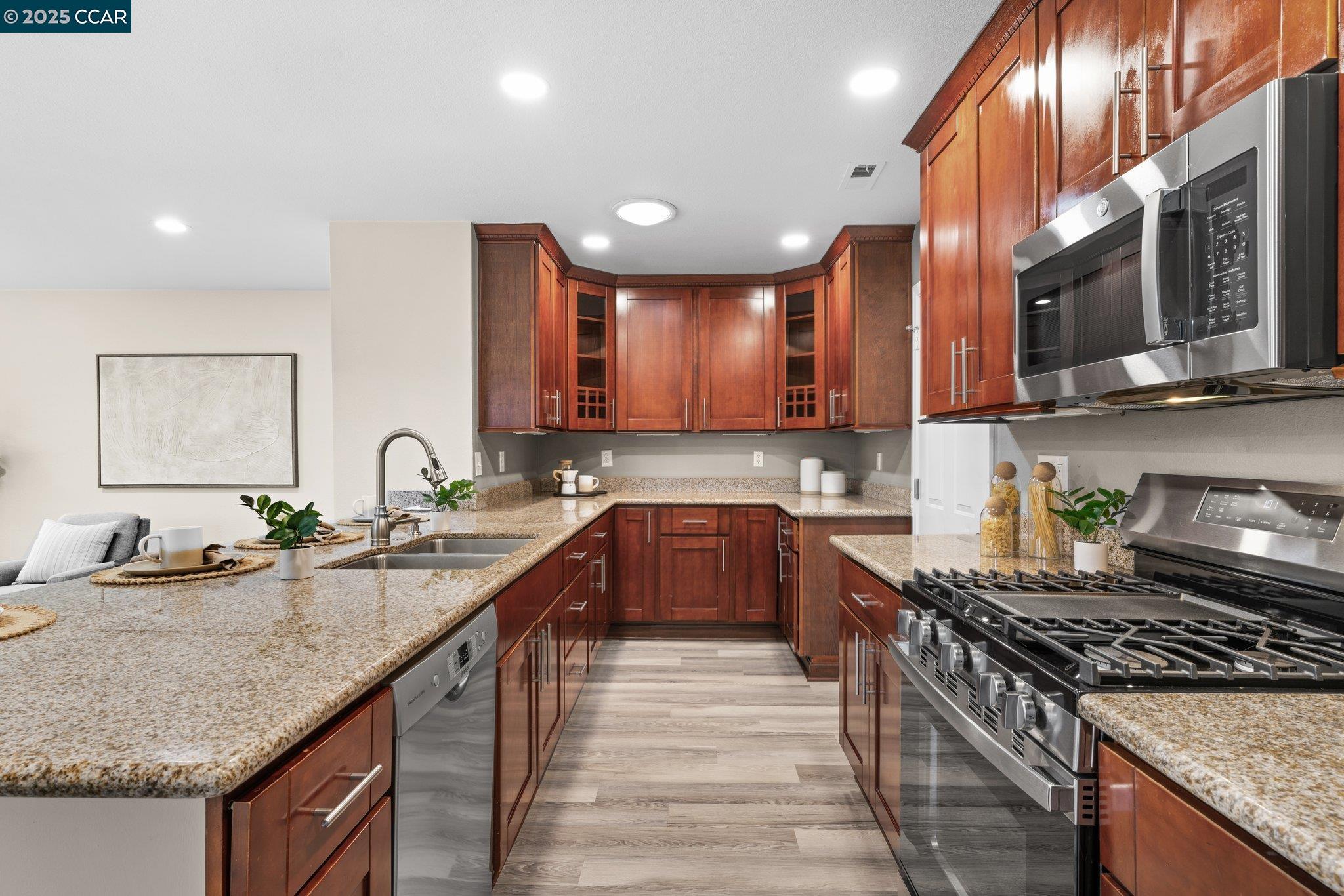 2994 Hillsdale Dr