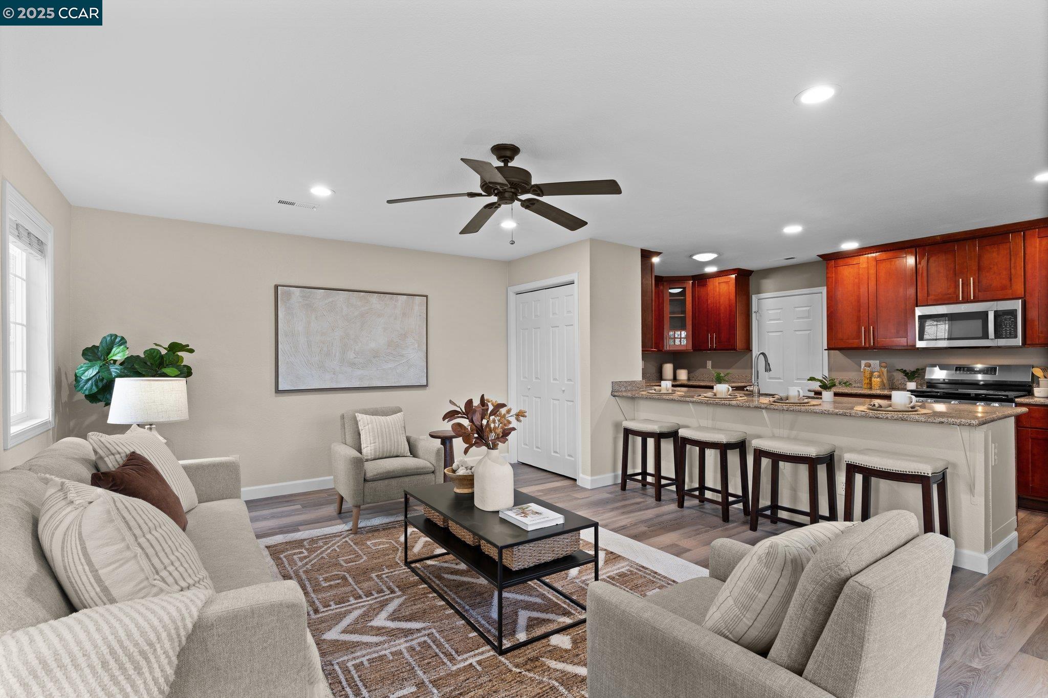 2994 Hillsdale Dr