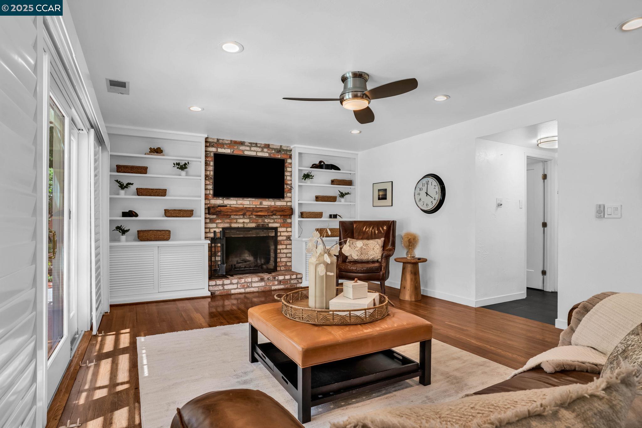 33 El Molino Dr