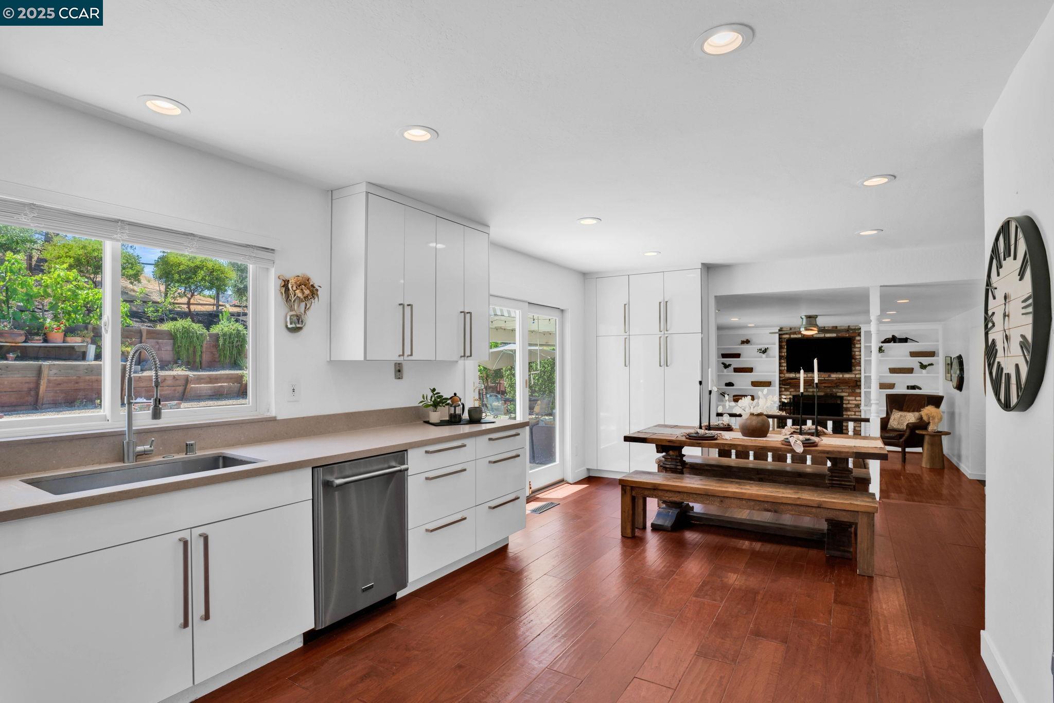 33 El Molino Dr