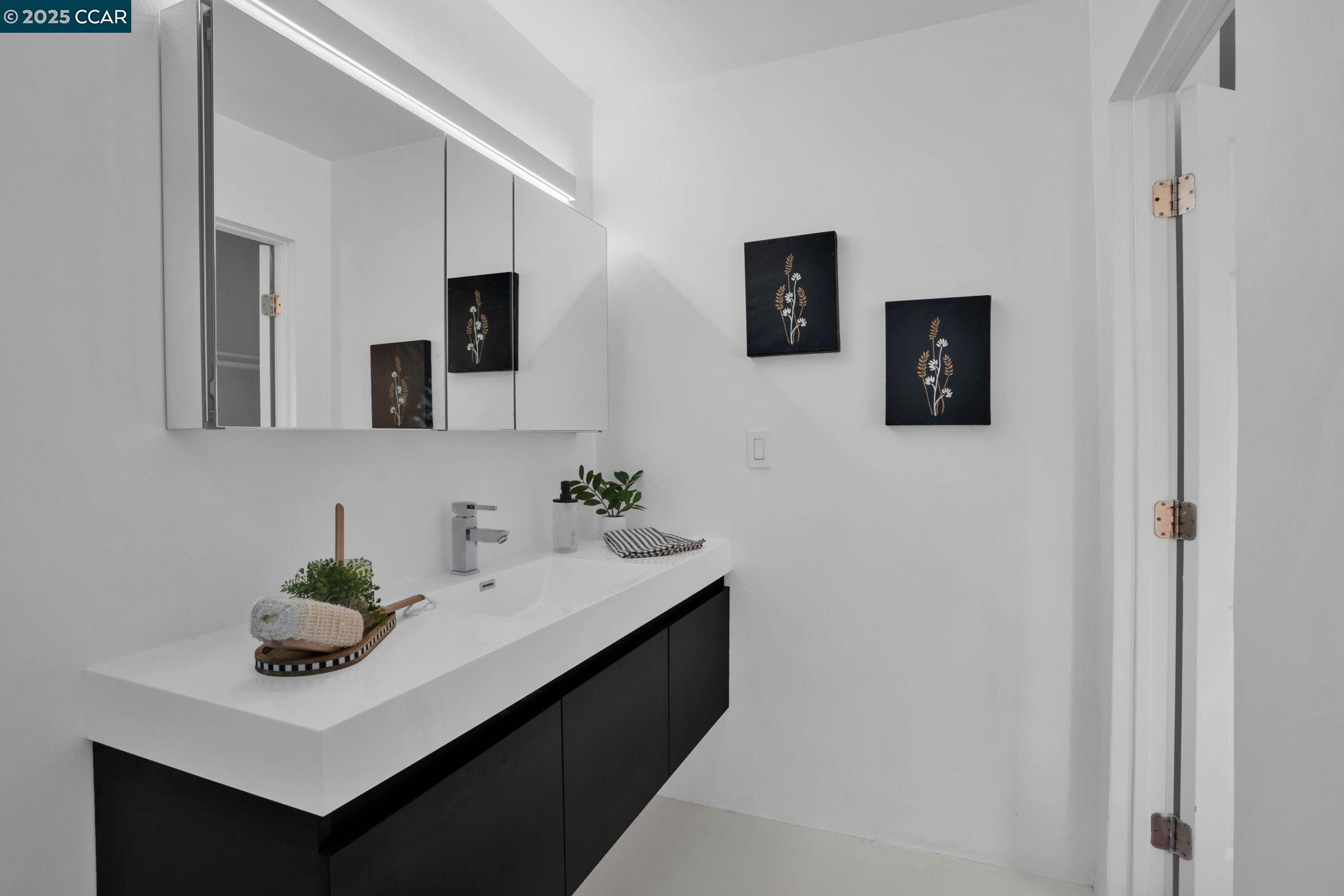 33 El Molino Dr