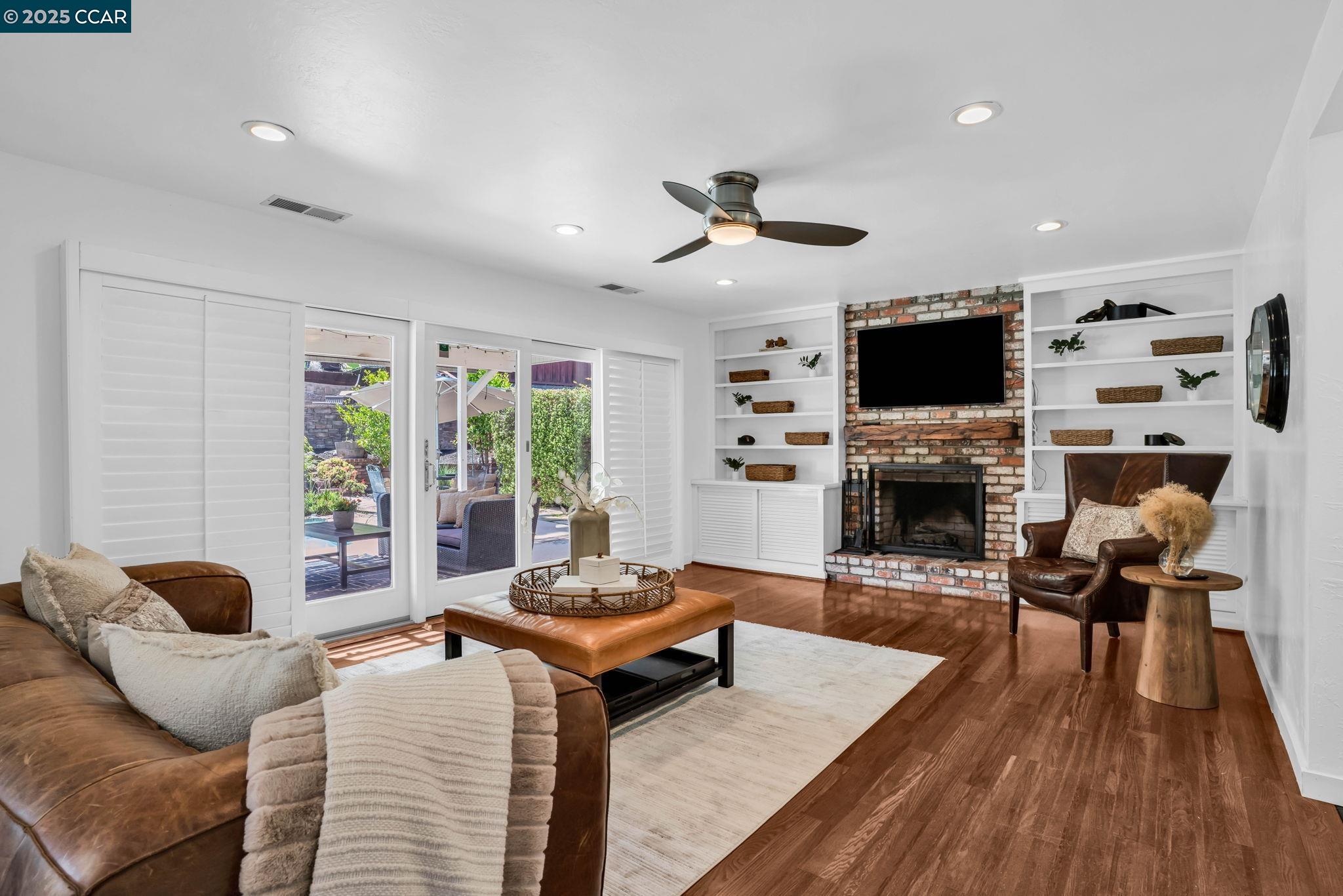 33 El Molino Dr