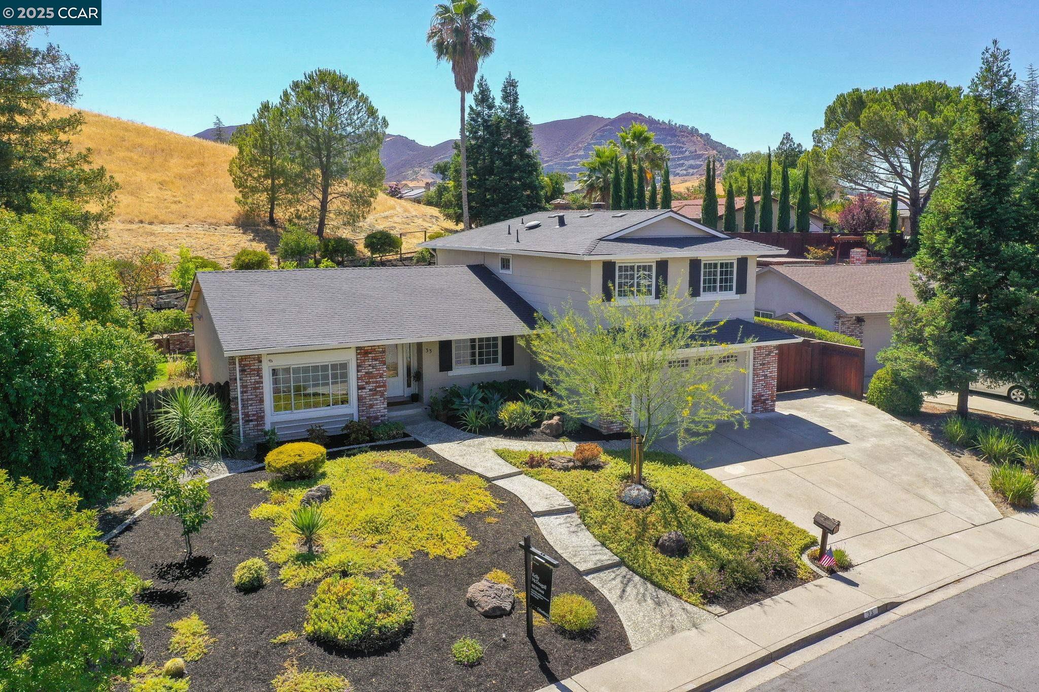 33 El Molino Dr