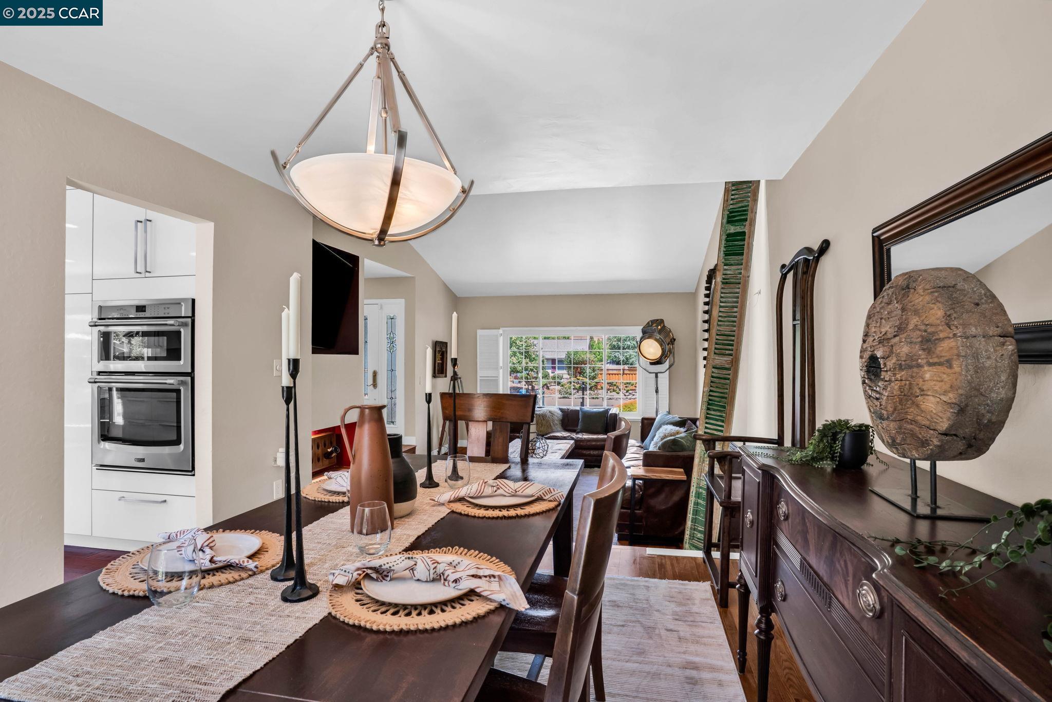 33 El Molino Dr