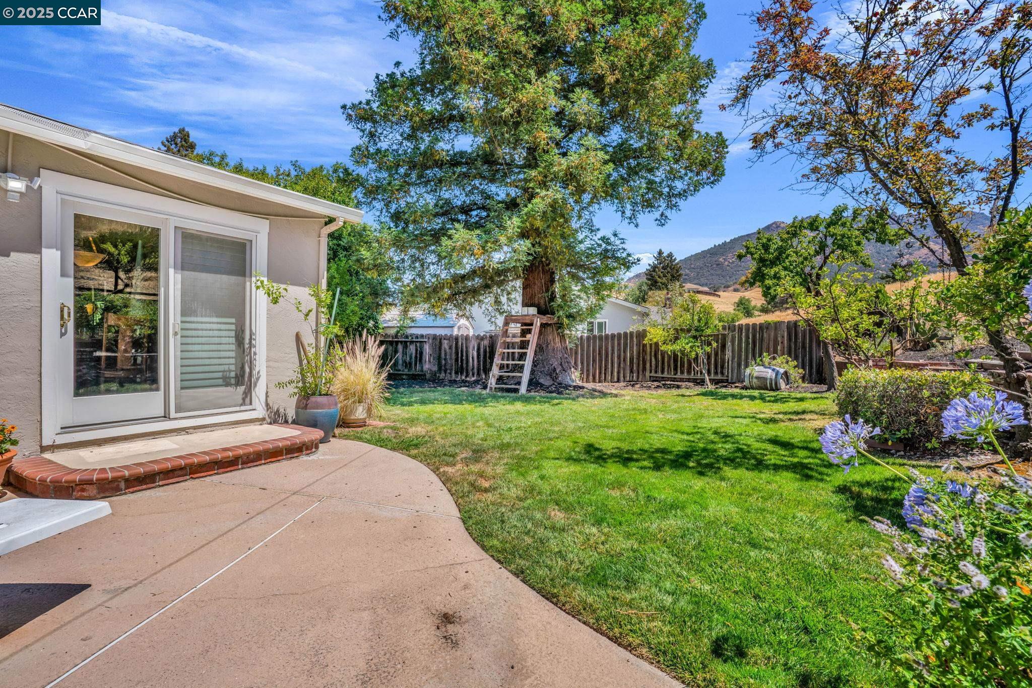 33 El Molino Dr