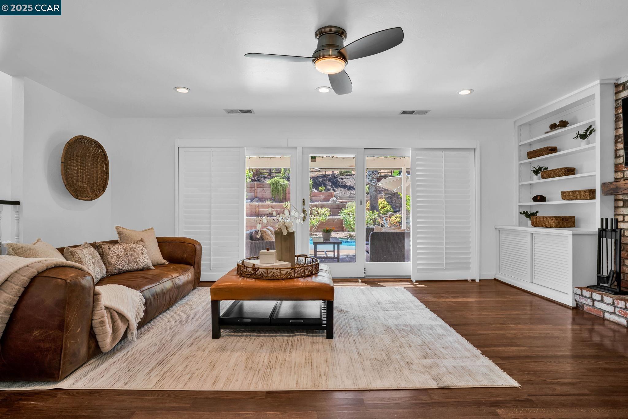 33 El Molino Dr