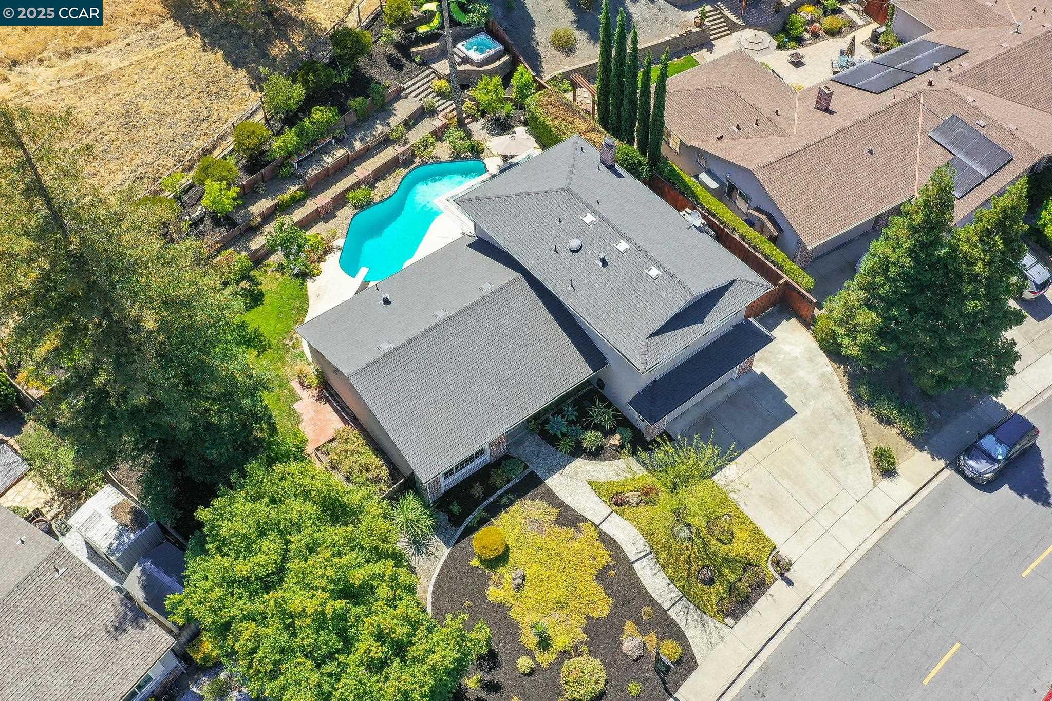 33 El Molino Dr