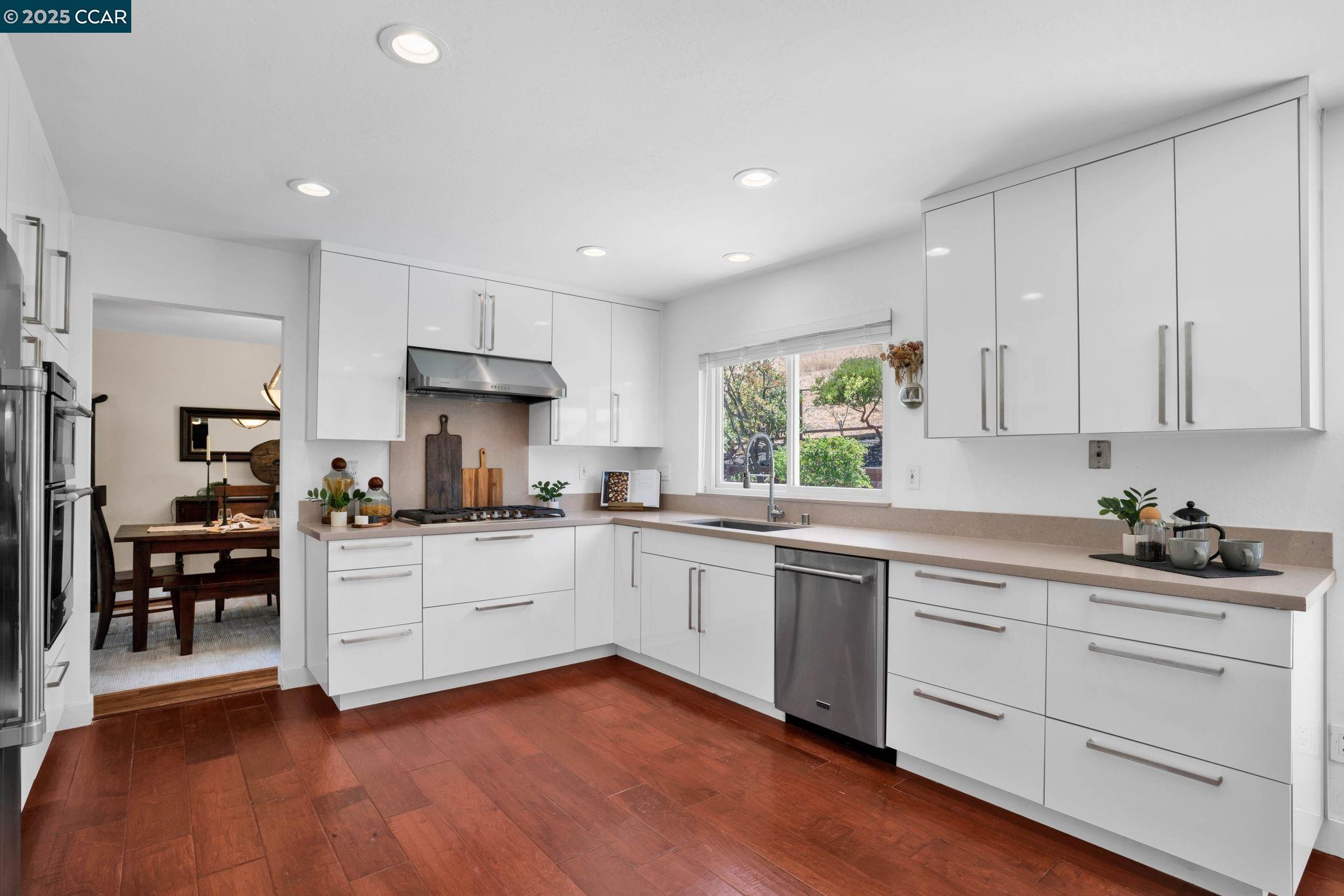 33 El Molino Dr