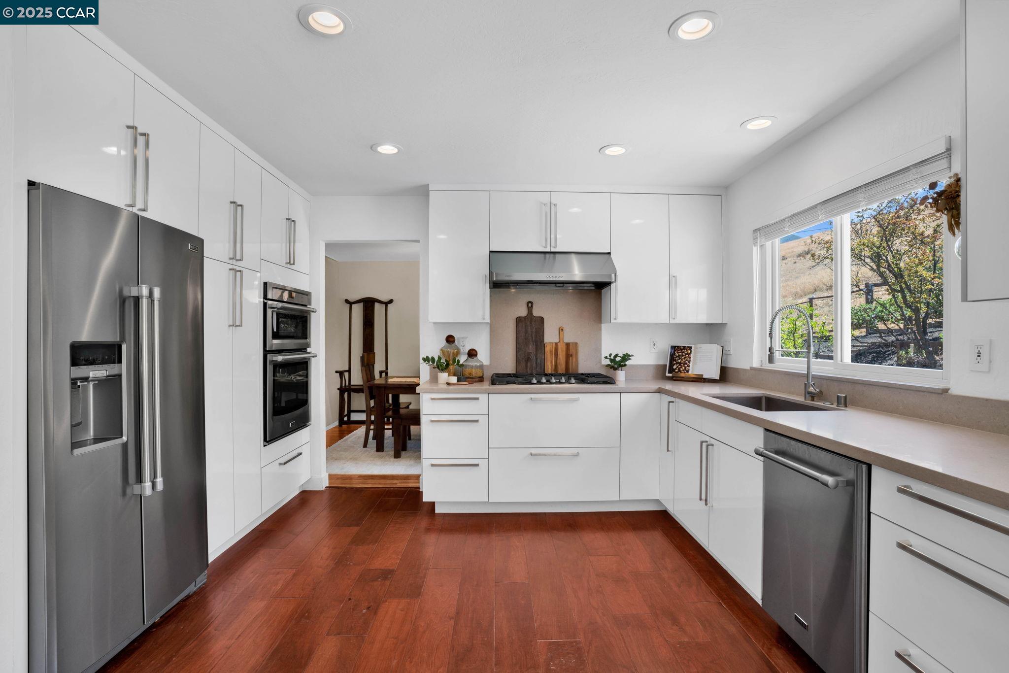 33 El Molino Dr