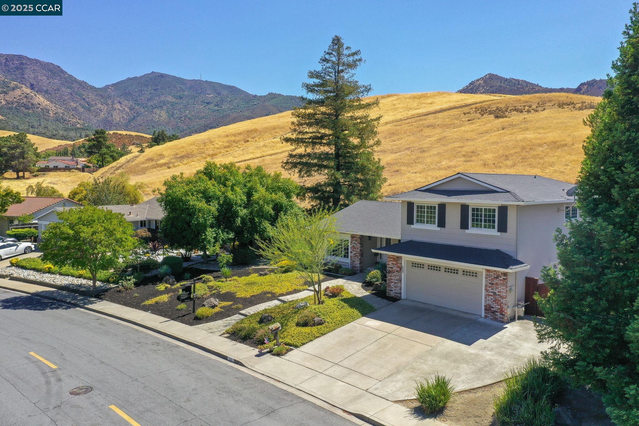 33 El Molino Dr