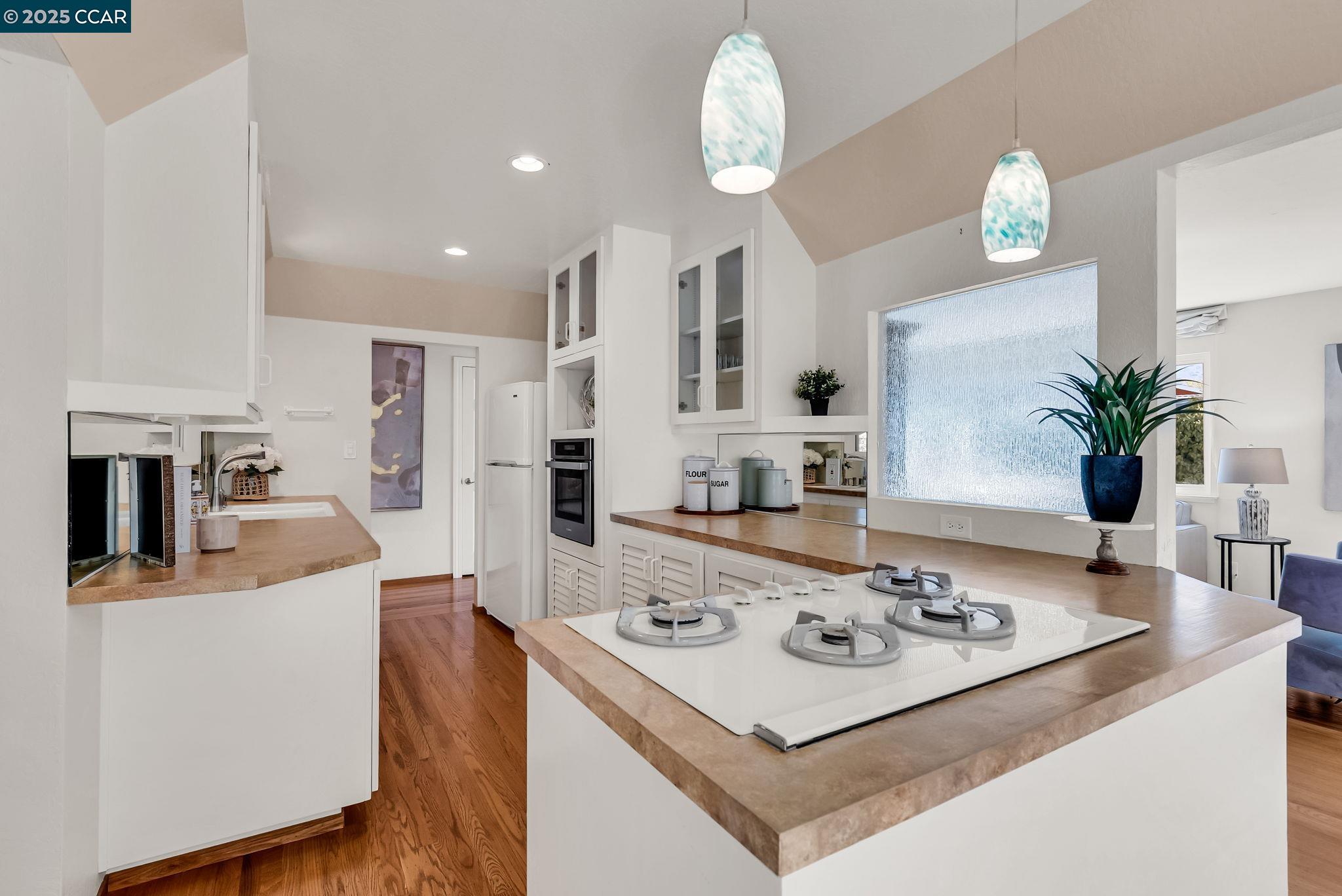 5872 Herriman Dr