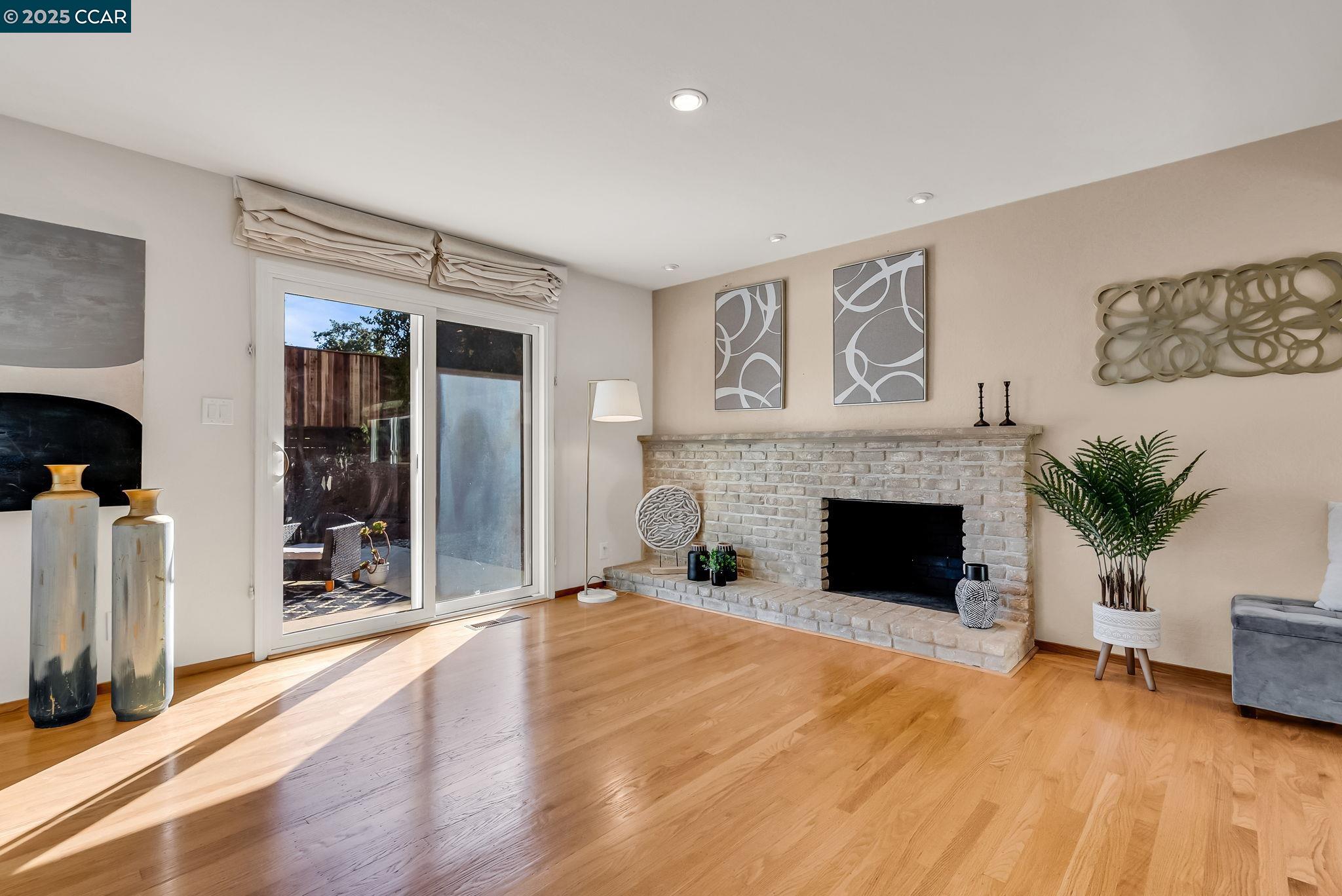 5872 Herriman Dr