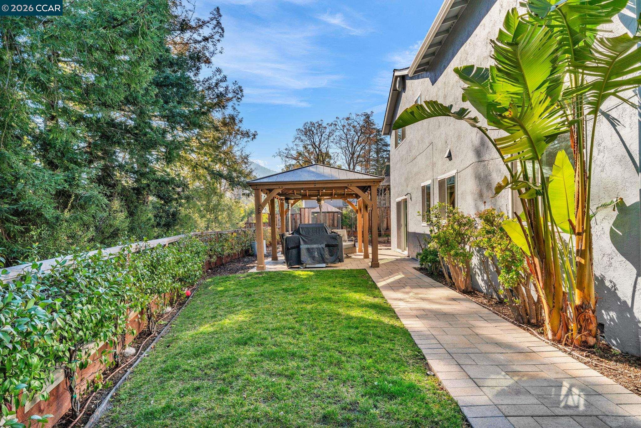 327 Mt Washington Way