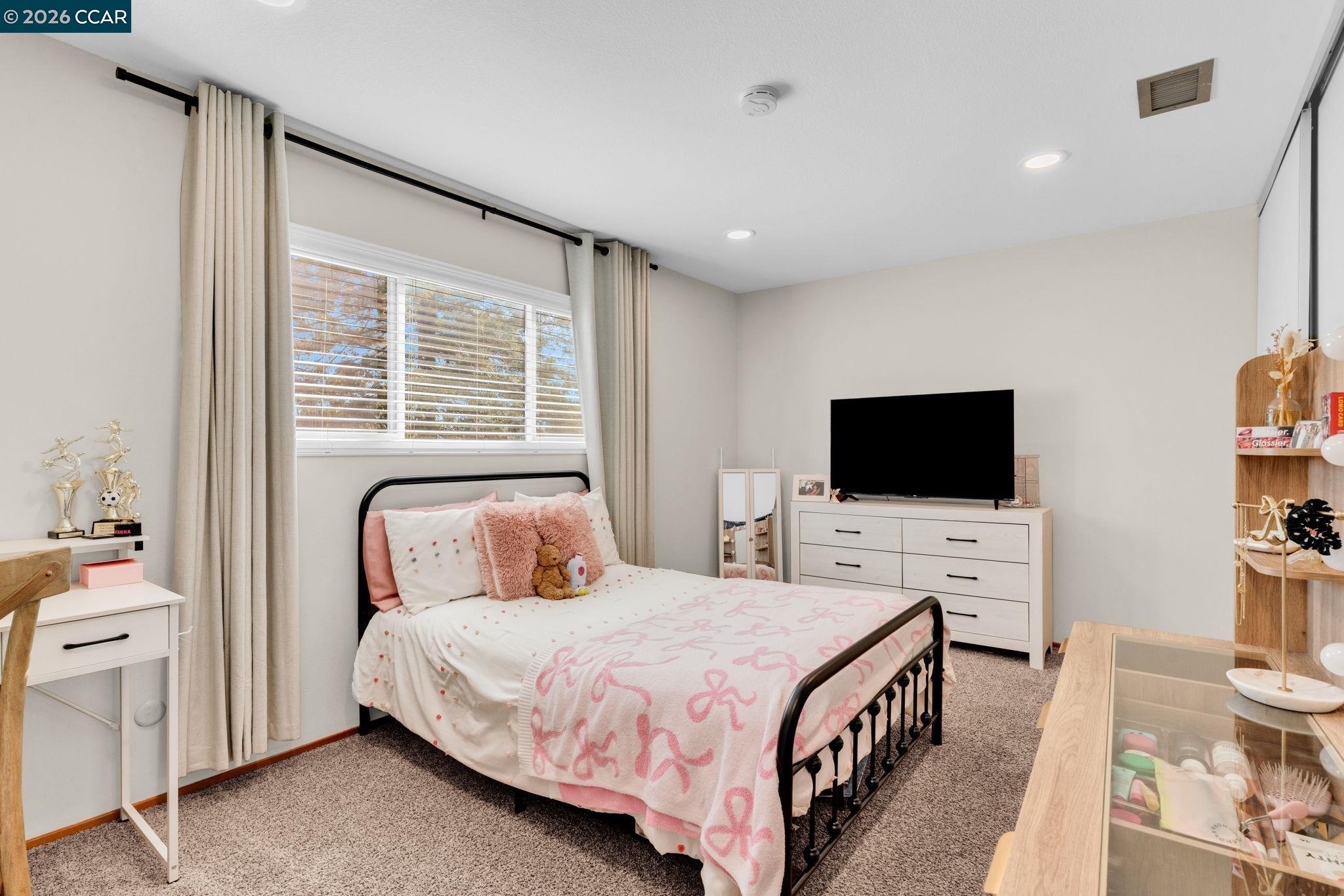 327 Mt Washington Way