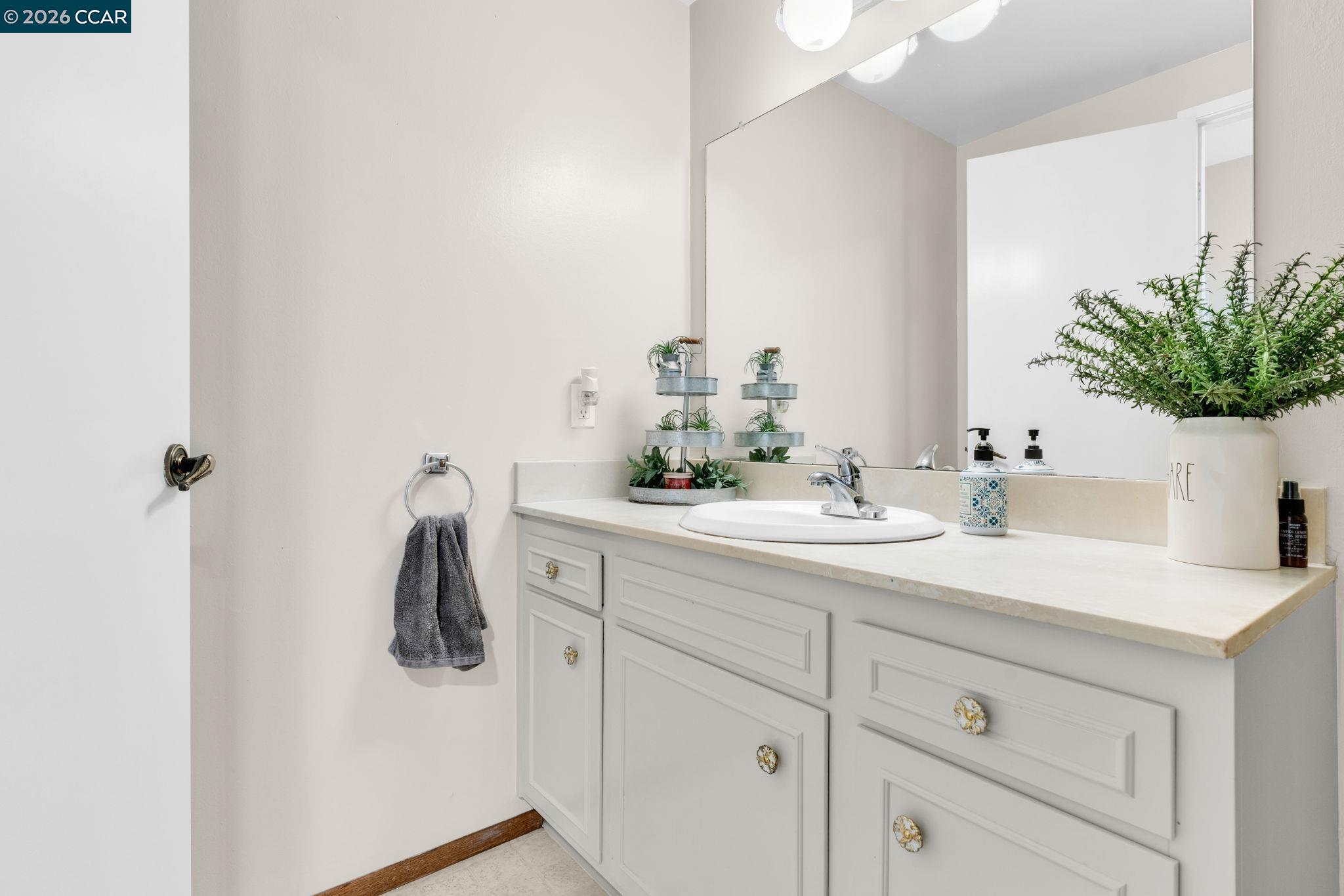 327 Mt Washington Way