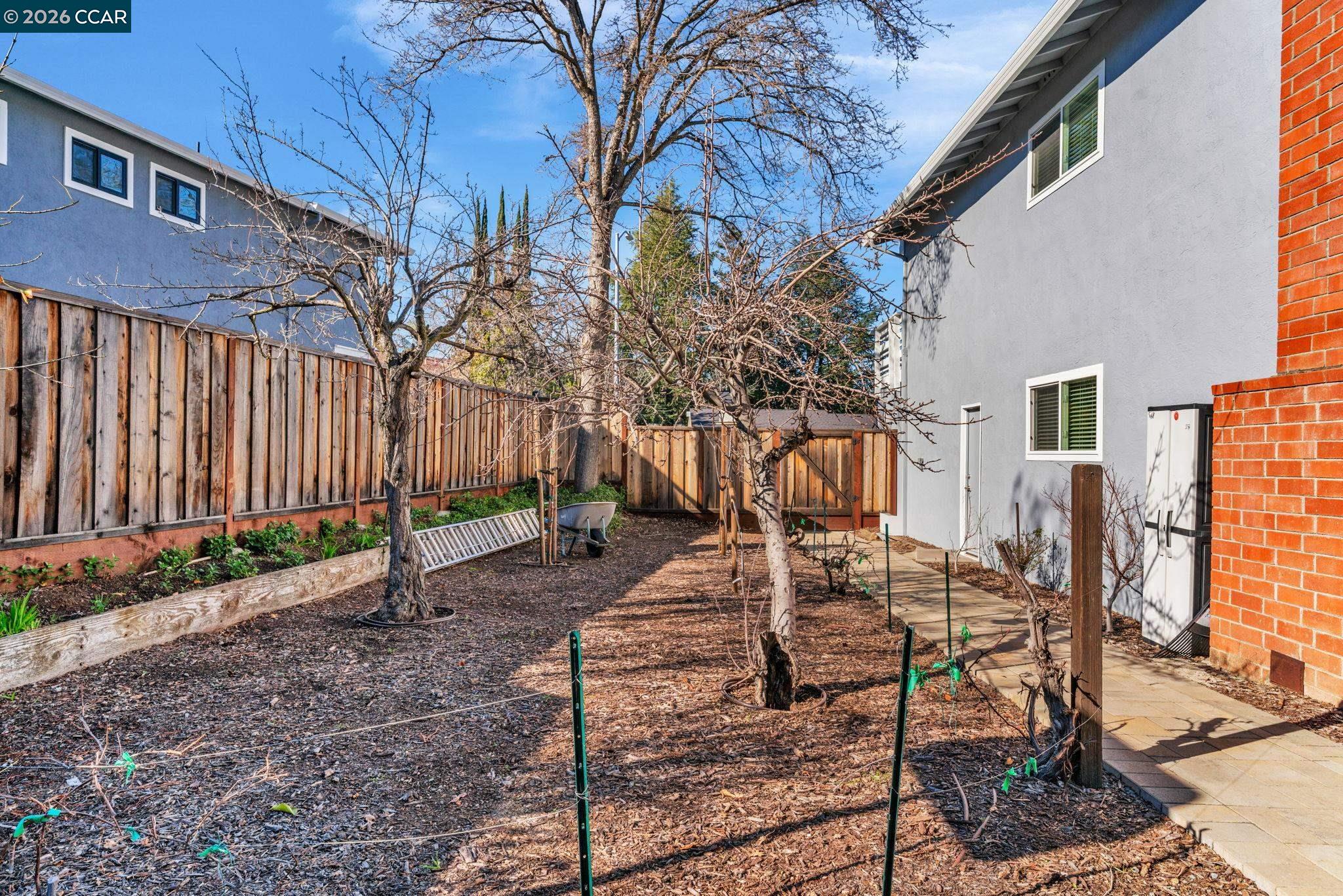 327 Mt Washington Way