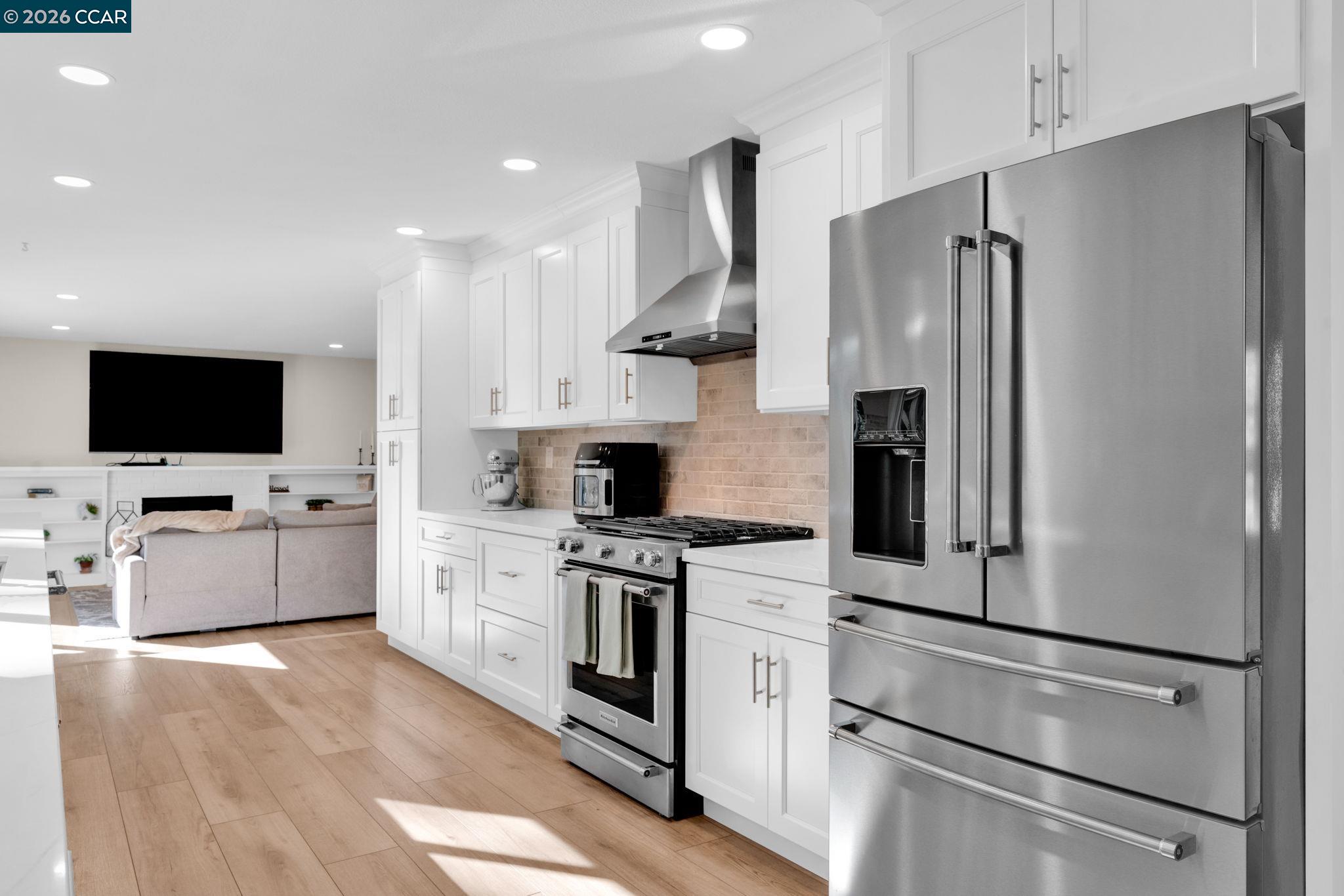 327 Mt Washington Way