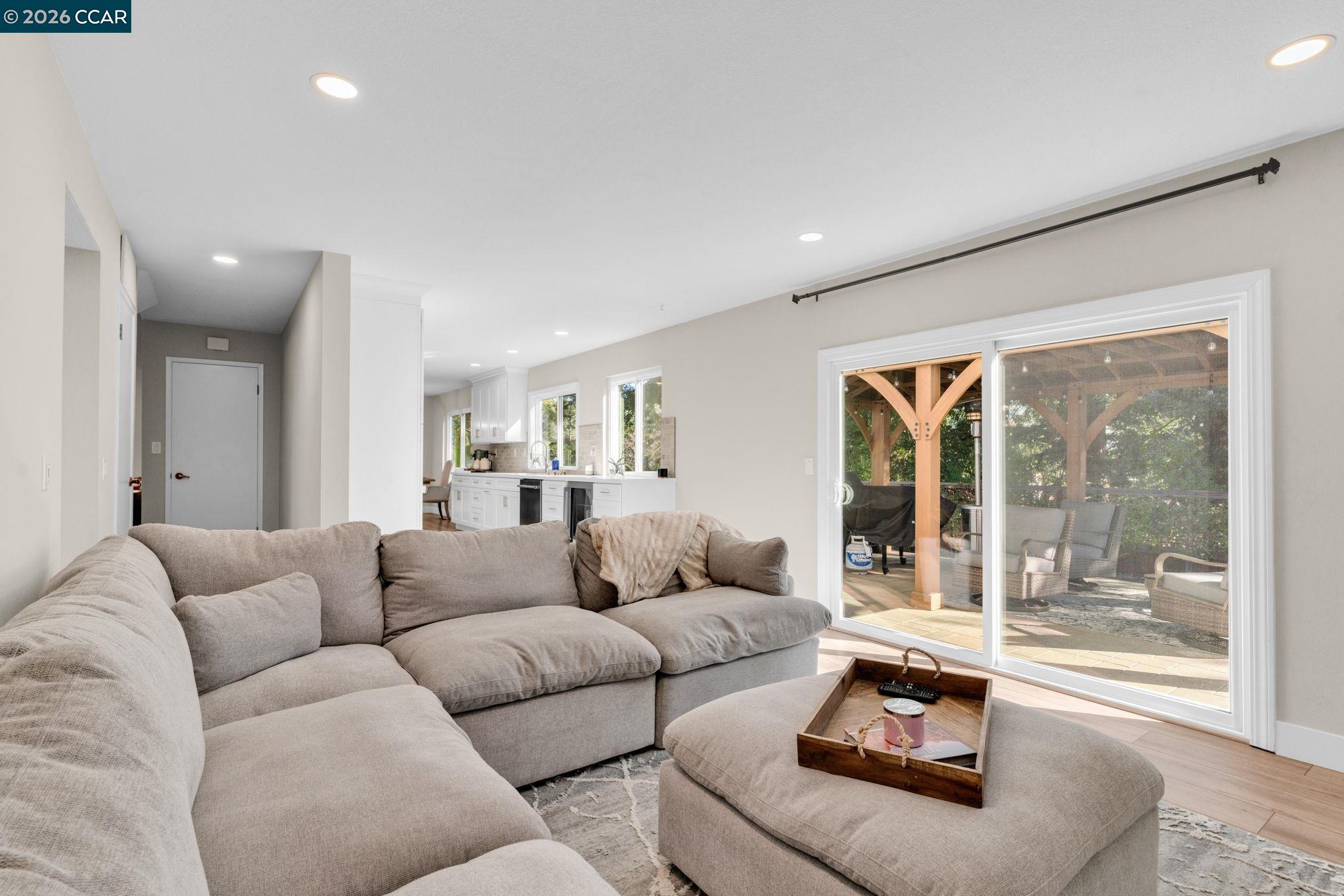 327 Mt Washington Way