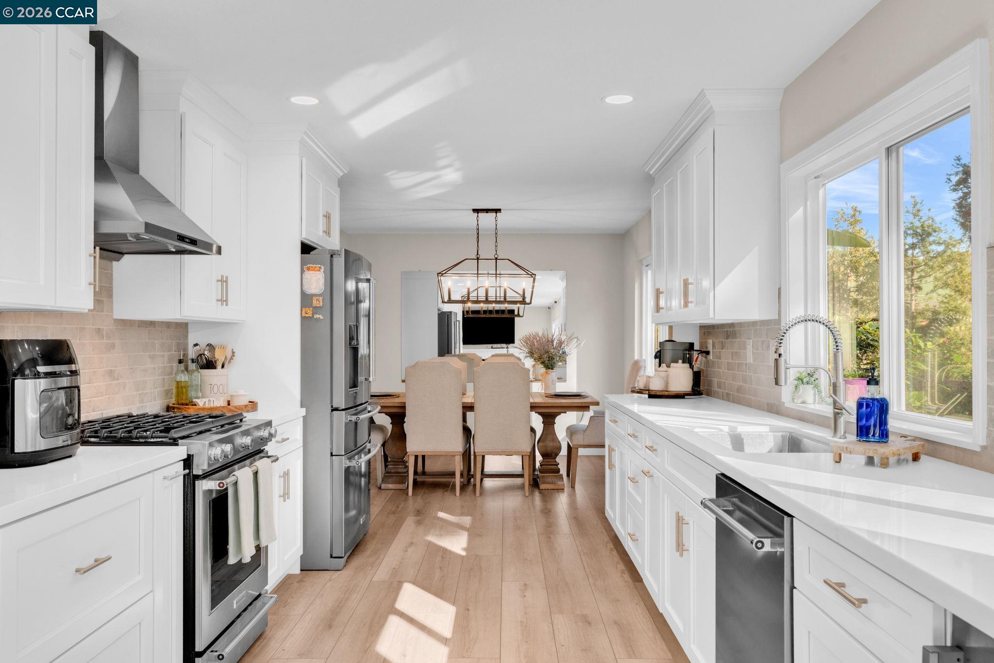 327 Mt Washington Way