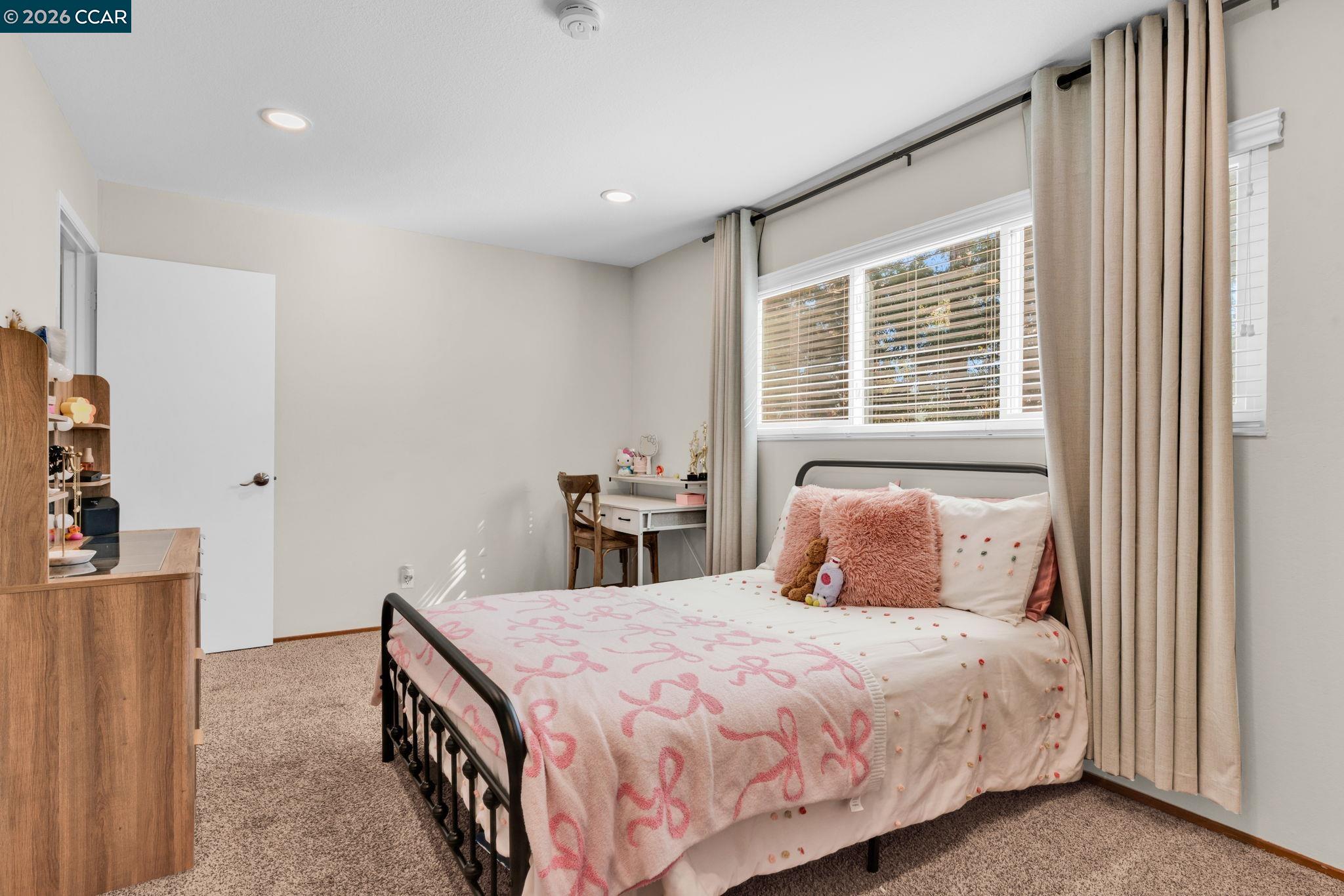 327 Mt Washington Way