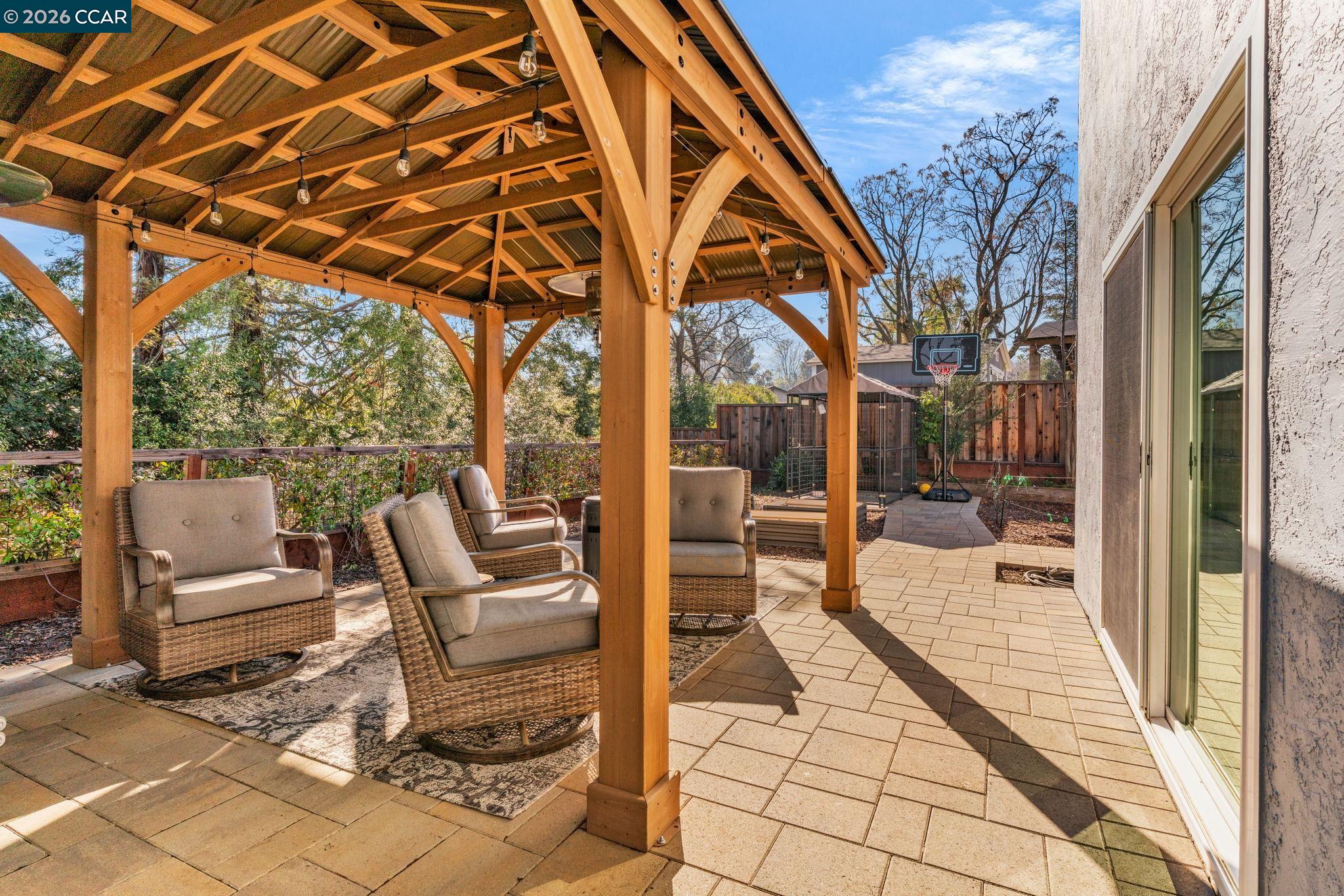 327 Mt Washington Way